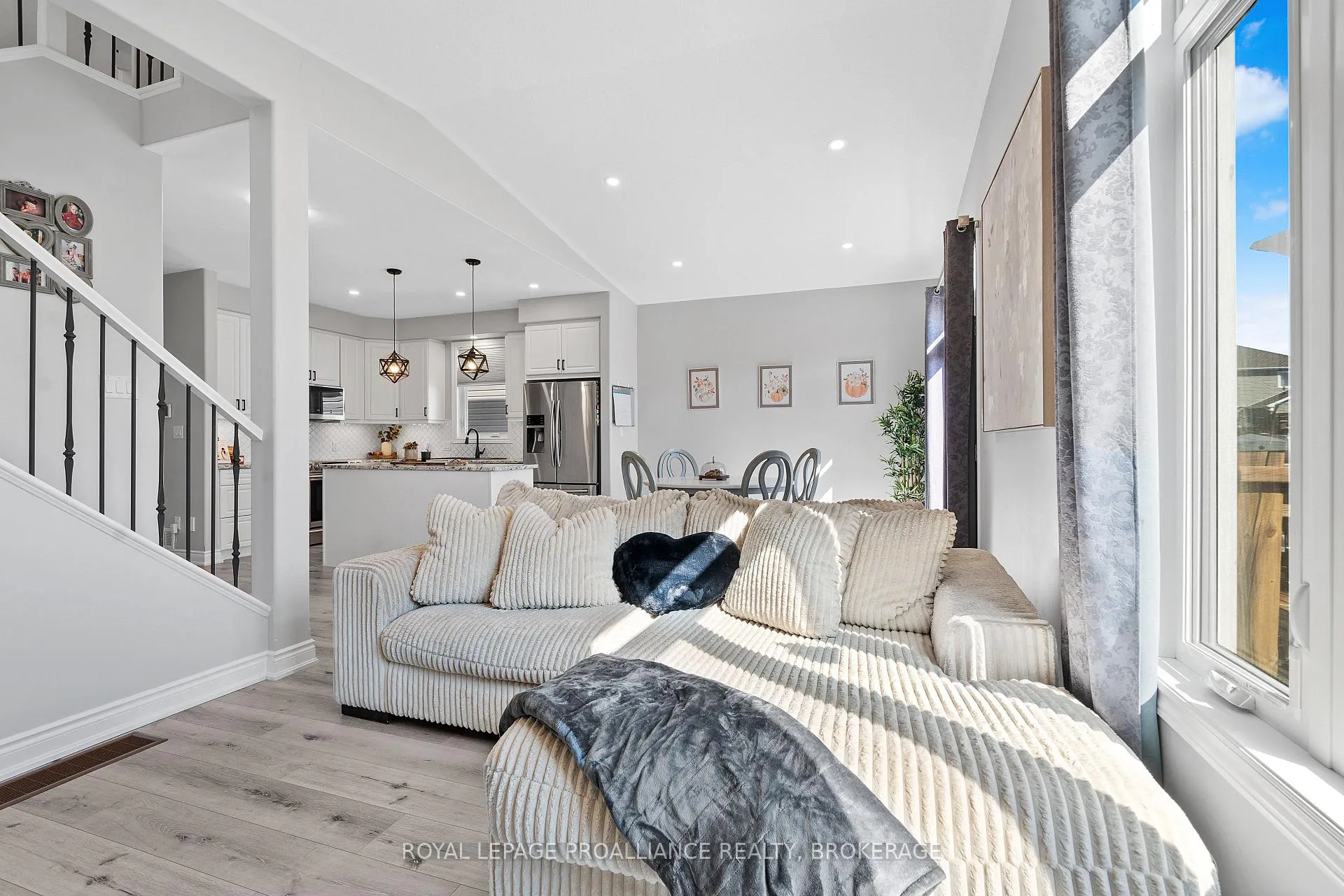 Photo 10 of 1556 Albany Drive, Kingston, City Northwest — HOMEH