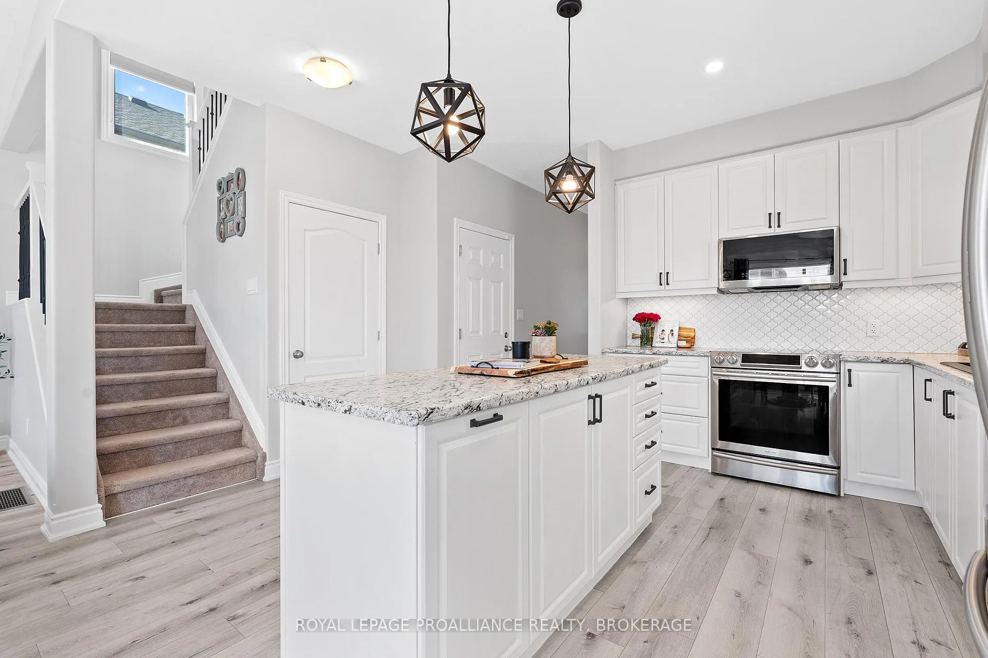 Photo 17 of 1556 Albany Drive, Kingston, City Northwest — HOMEH
