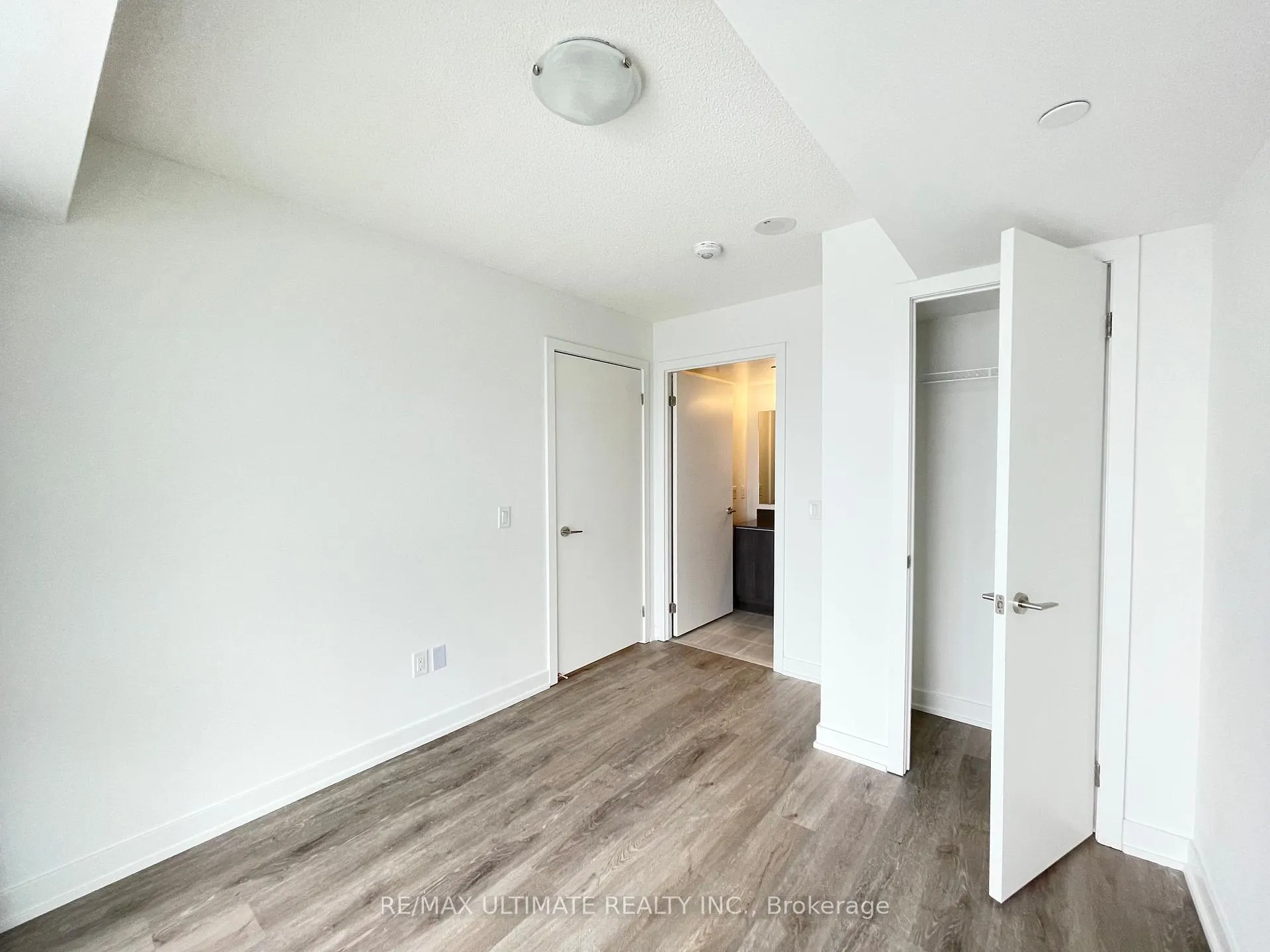 Photo 8 of Unit 1712, 1010 Sandy Beach Road, Pickering, Bay Ridges — HOMEH