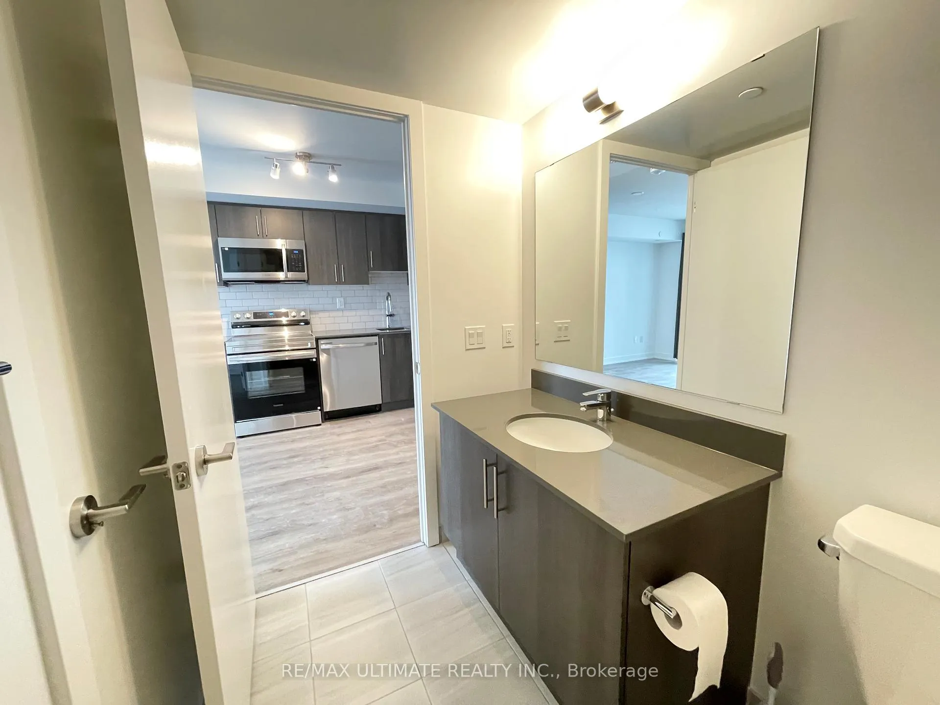 Photo 9 of Unit 1712, 1010 Sandy Beach Road, Pickering, Bay Ridges — HOMEH