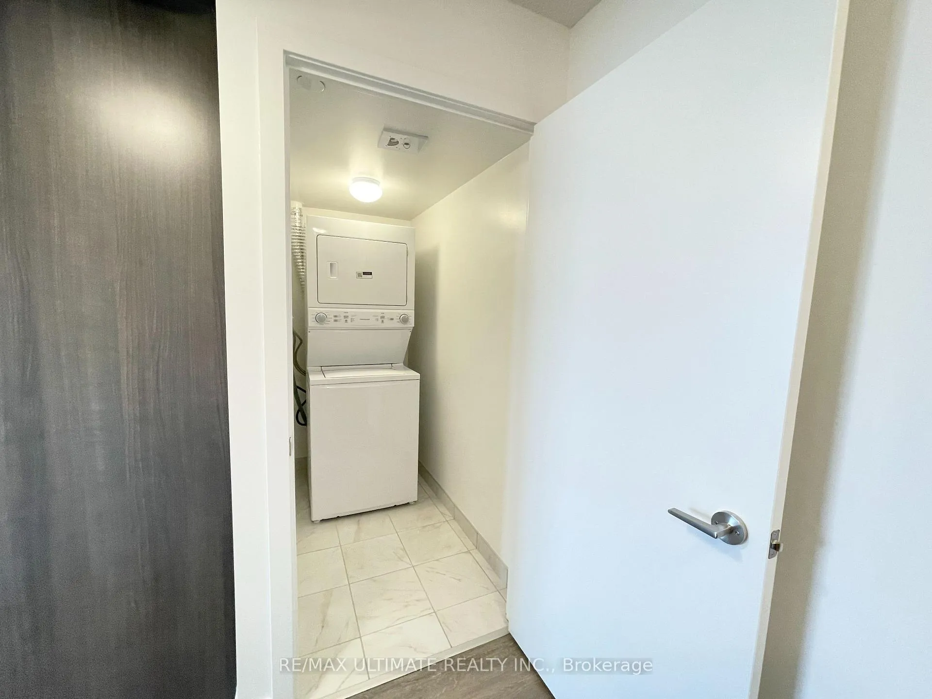 Photo 11 of Unit 1712, 1010 Sandy Beach Road, Pickering, Bay Ridges — HOMEH