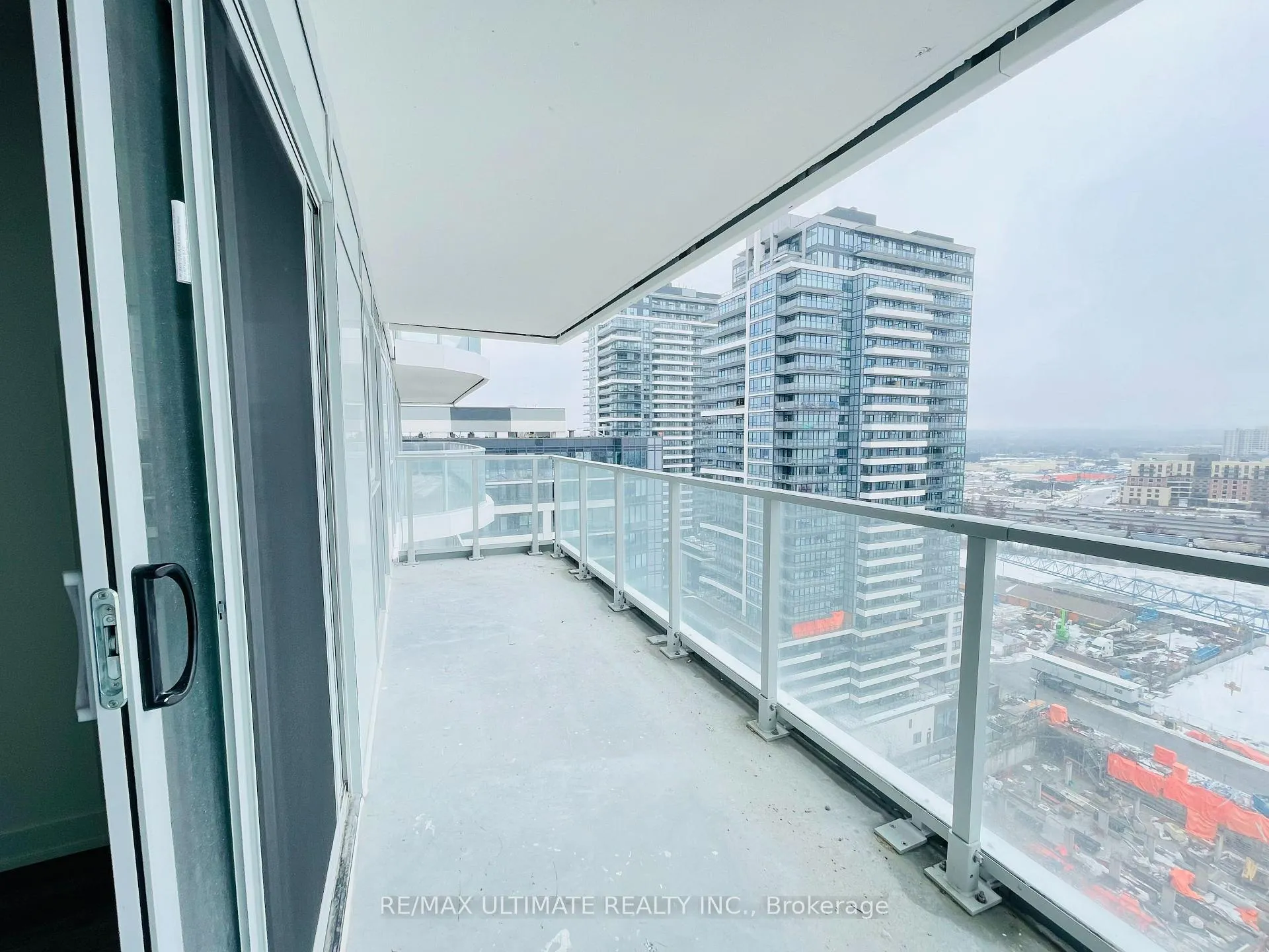 Photo 12 of Unit 1712, 1010 Sandy Beach Road, Pickering, Bay Ridges — HOMEH