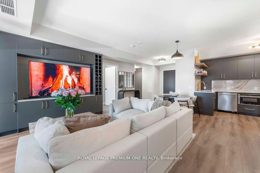 Photo 1 of Unit 511, 9000 Jane Street, Vaughan, Concord — HOMEH