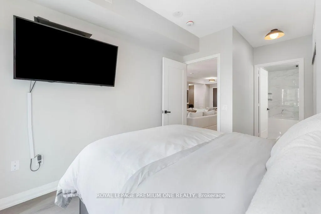 Photo 13 of Unit 511, 9000 Jane Street, Vaughan, Concord — HOMEH