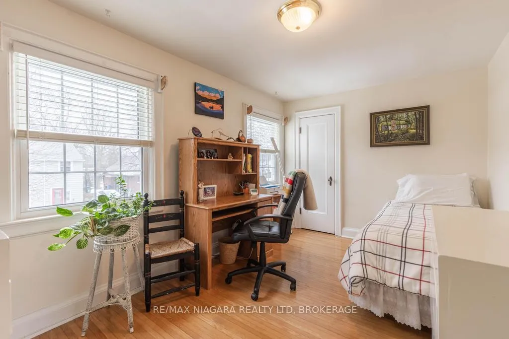 Photo 16 of 2 Gardiner Place, St. Catharines, Downtown — HOMEH