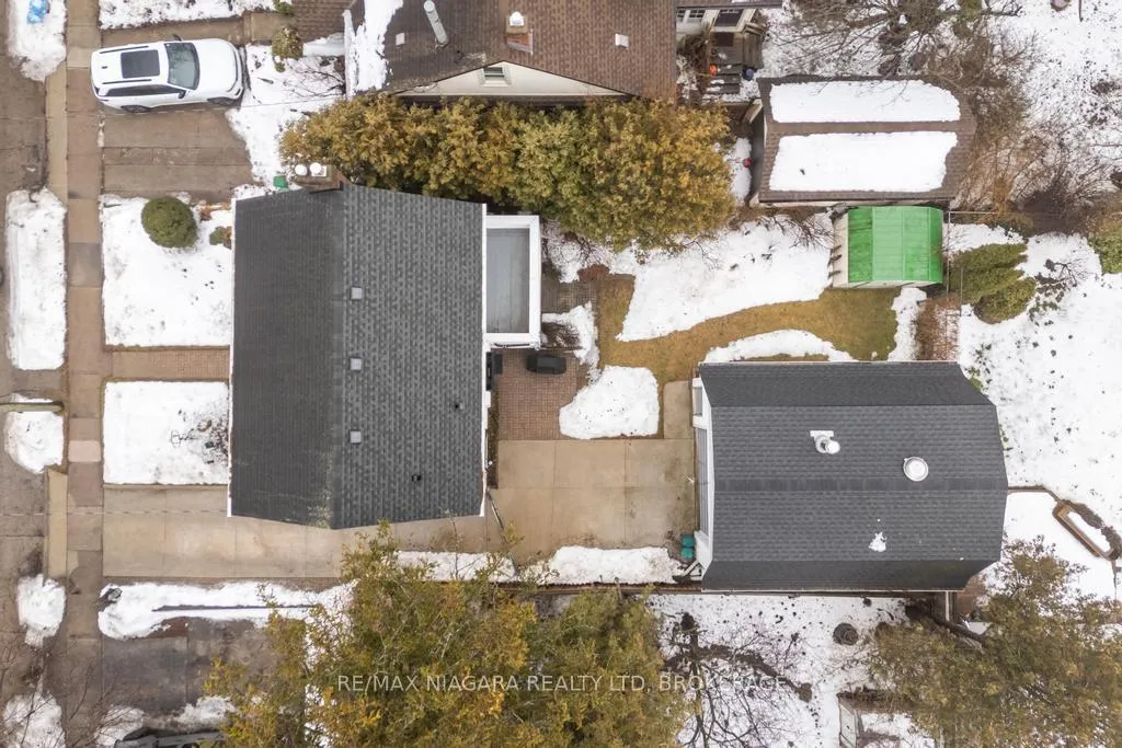Photo 25 of 2 Gardiner Place, St. Catharines, Downtown — HOMEH