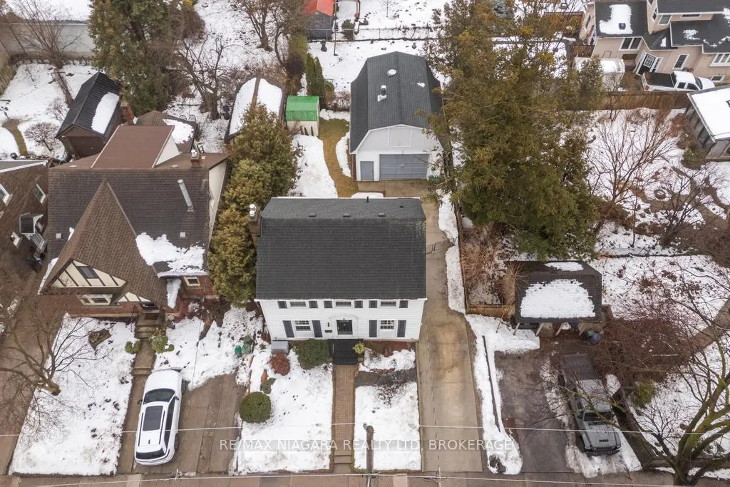 Photo 26 of 2 Gardiner Place, St. Catharines, Downtown — HOMEH