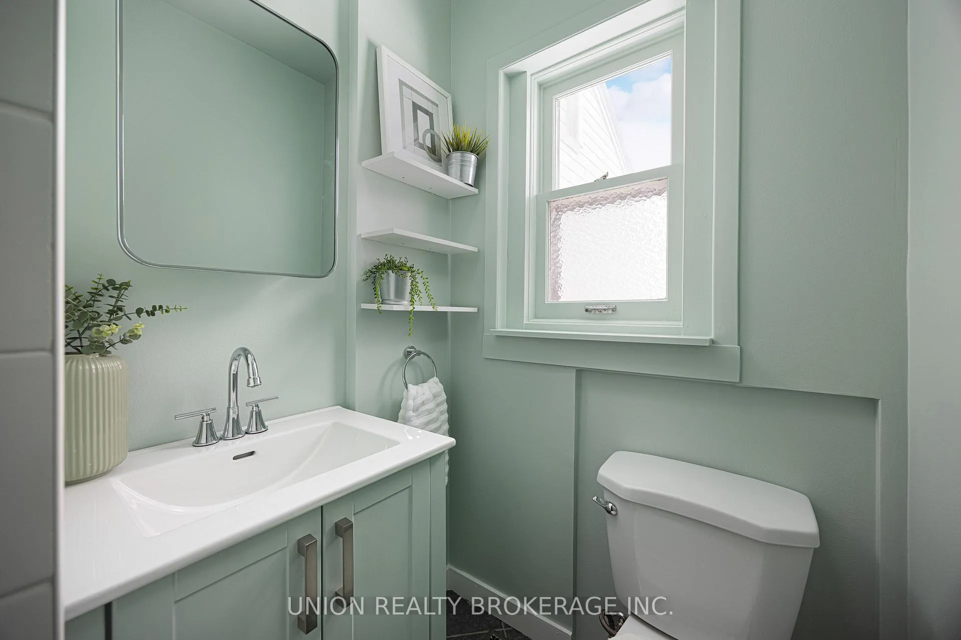 Photo 20 of 37 Bastedo Avenue, Toronto, Woodbine Corridor — HOMEH