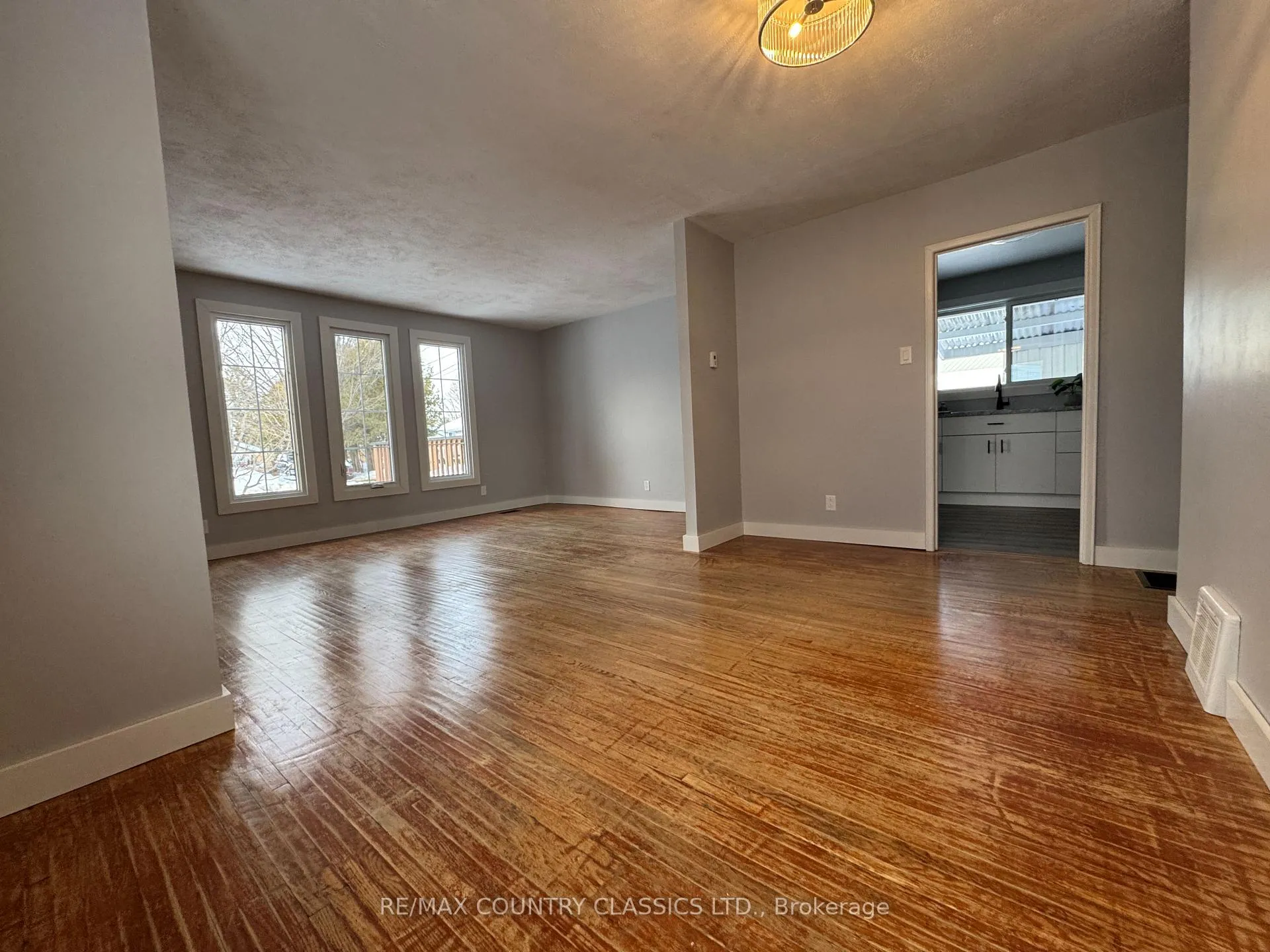 Photo 9 of 29 Hemlock Street, Highlands East, Bicroft Ward — HOMEH