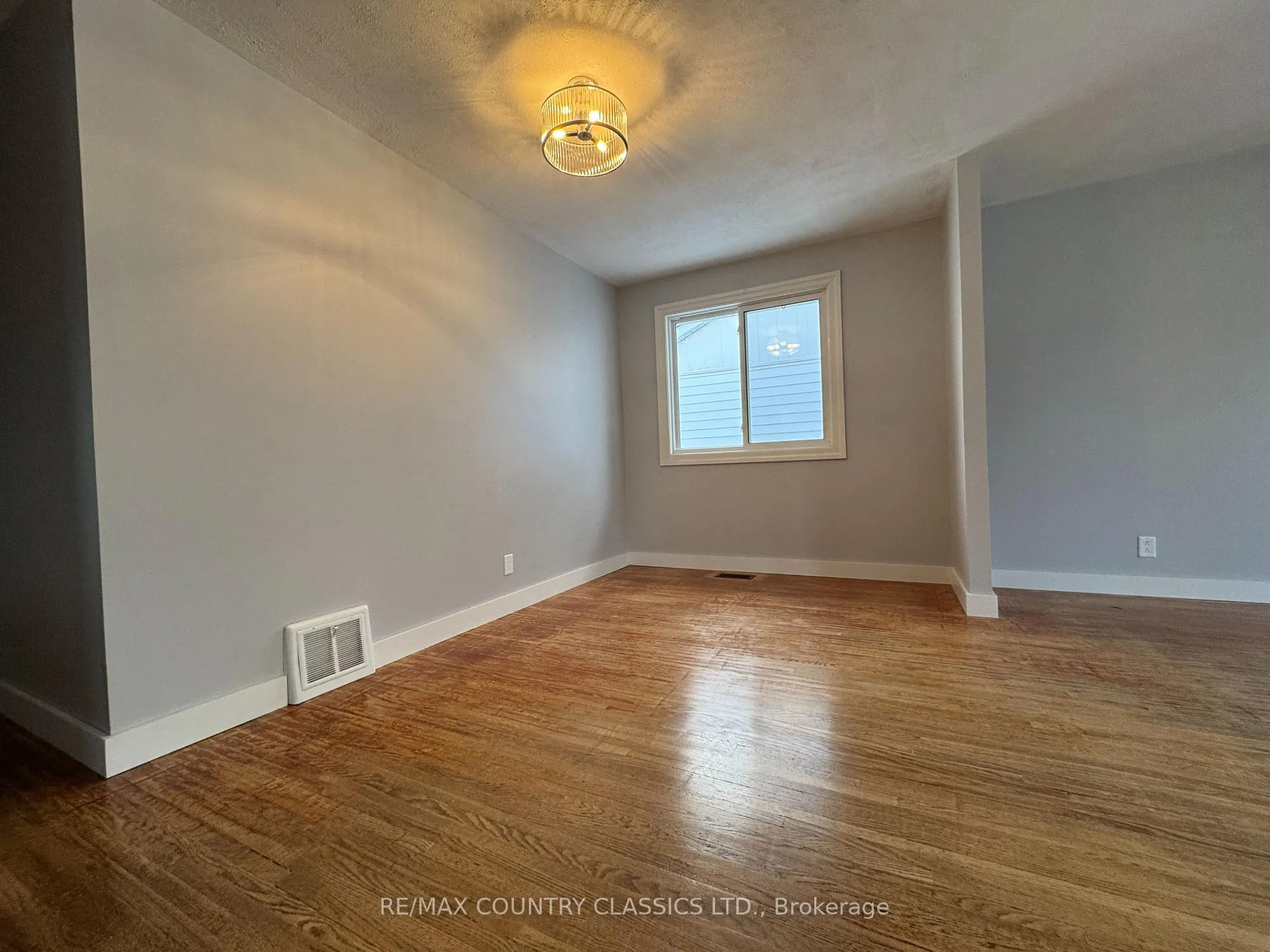 Photo 10 of 29 Hemlock Street, Highlands East, Bicroft Ward — HOMEH