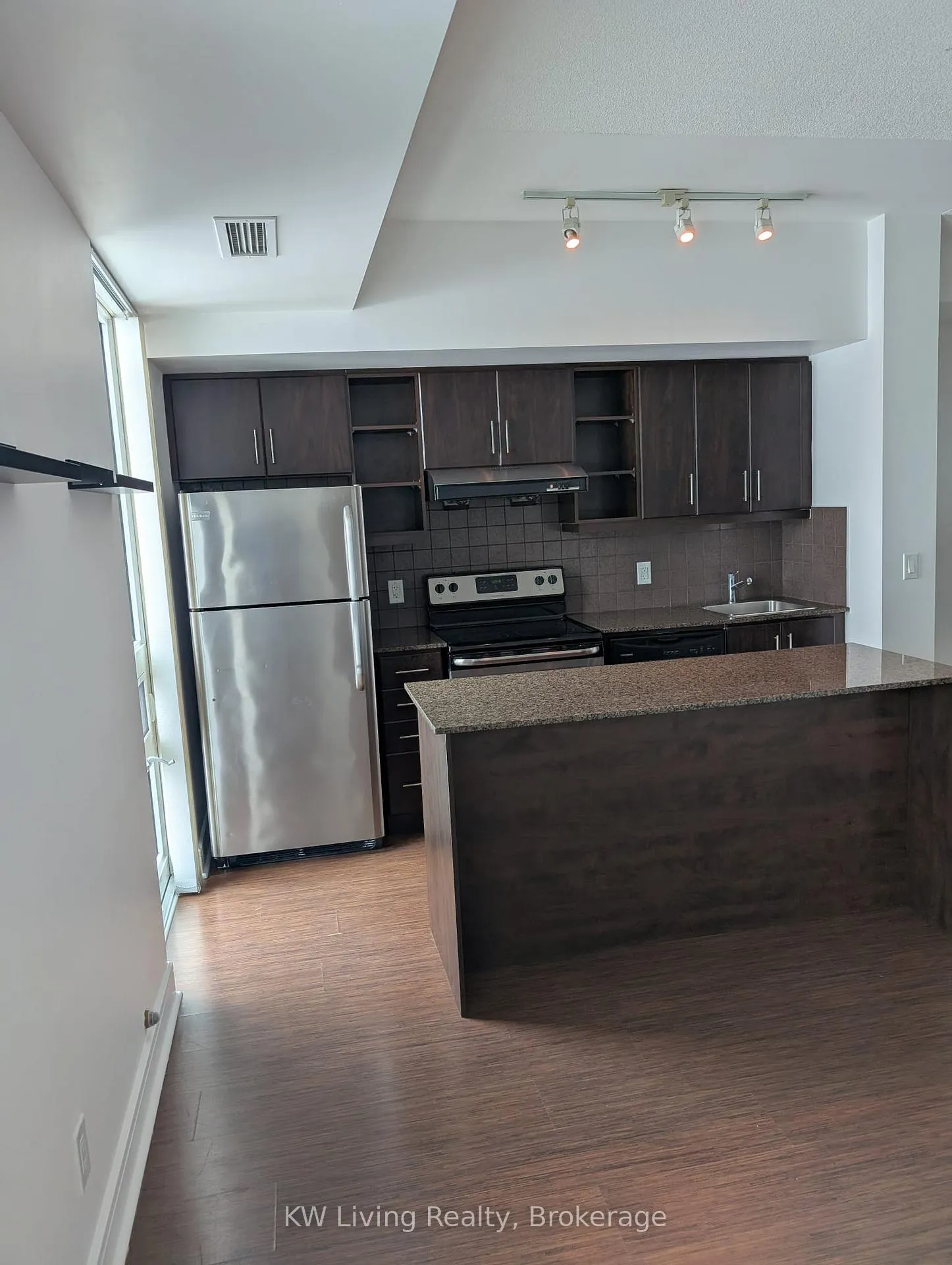 Photo 3 of Unit 809, 35 Brian Peck Crescent, Toronto, Thorncliffe Park — HOMEH