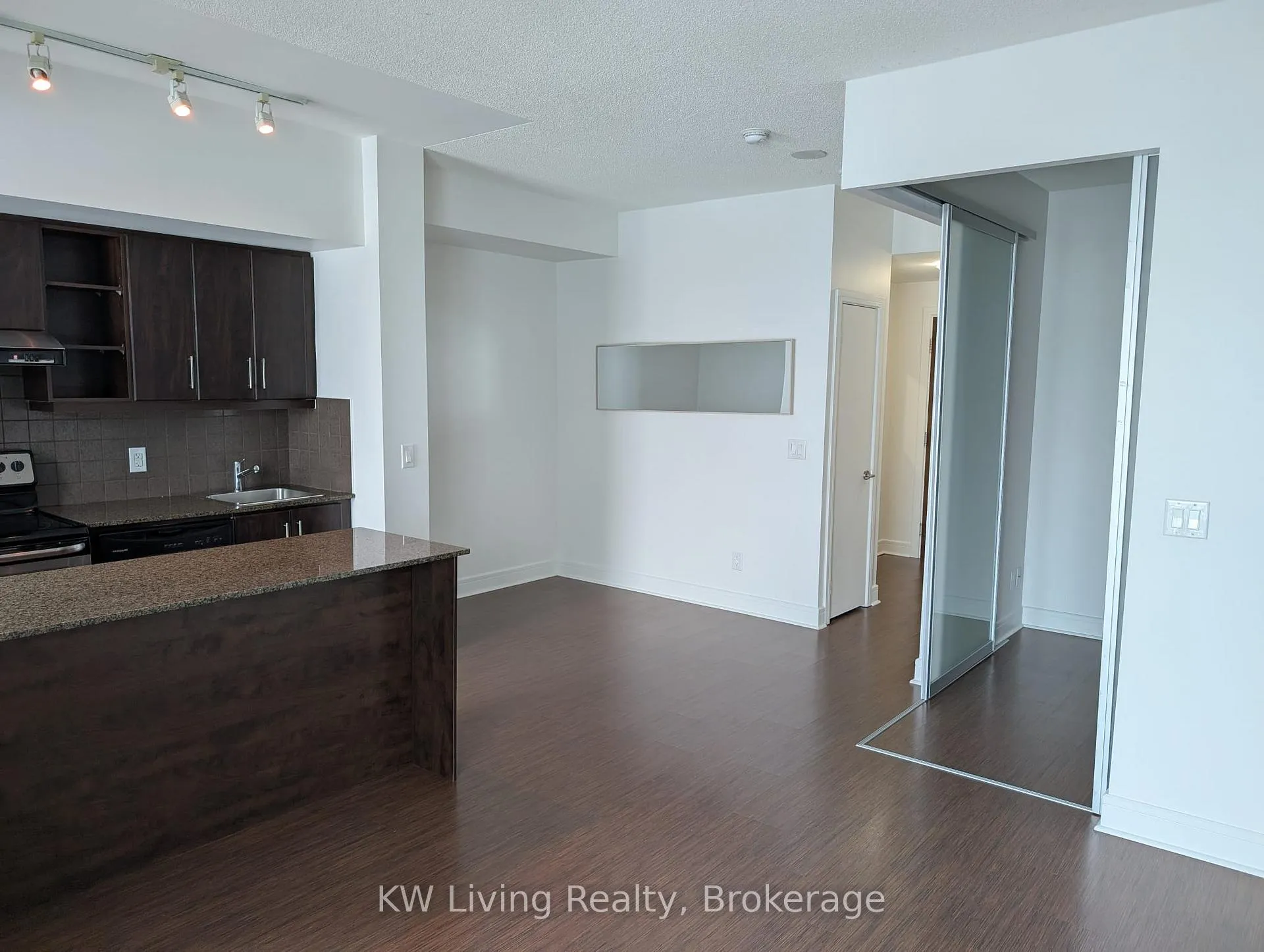 Photo 4 of Unit 809, 35 Brian Peck Crescent, Toronto, Thorncliffe Park — HOMEH