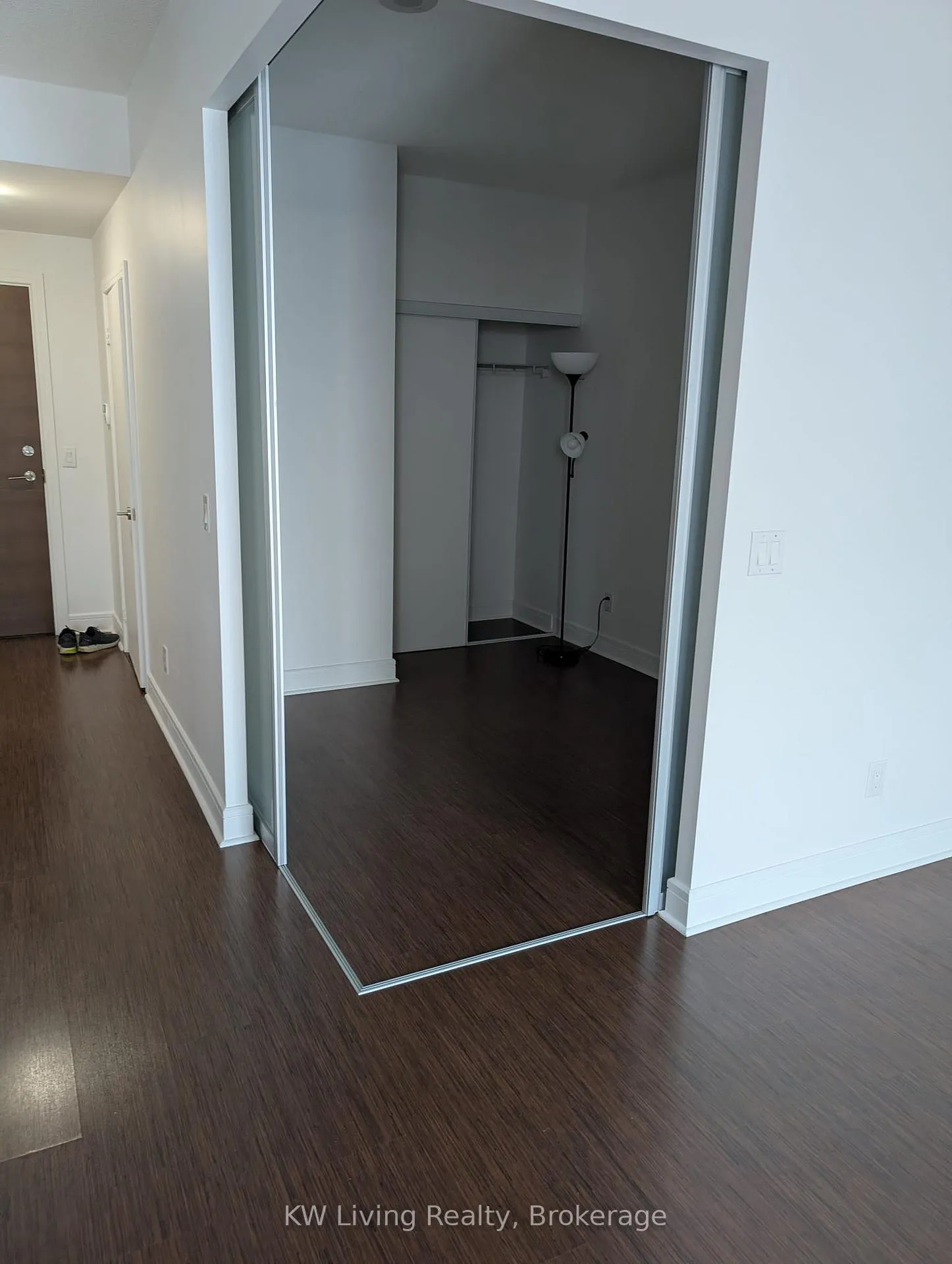 Photo 5 of Unit 809, 35 Brian Peck Crescent, Toronto, Thorncliffe Park — HOMEH