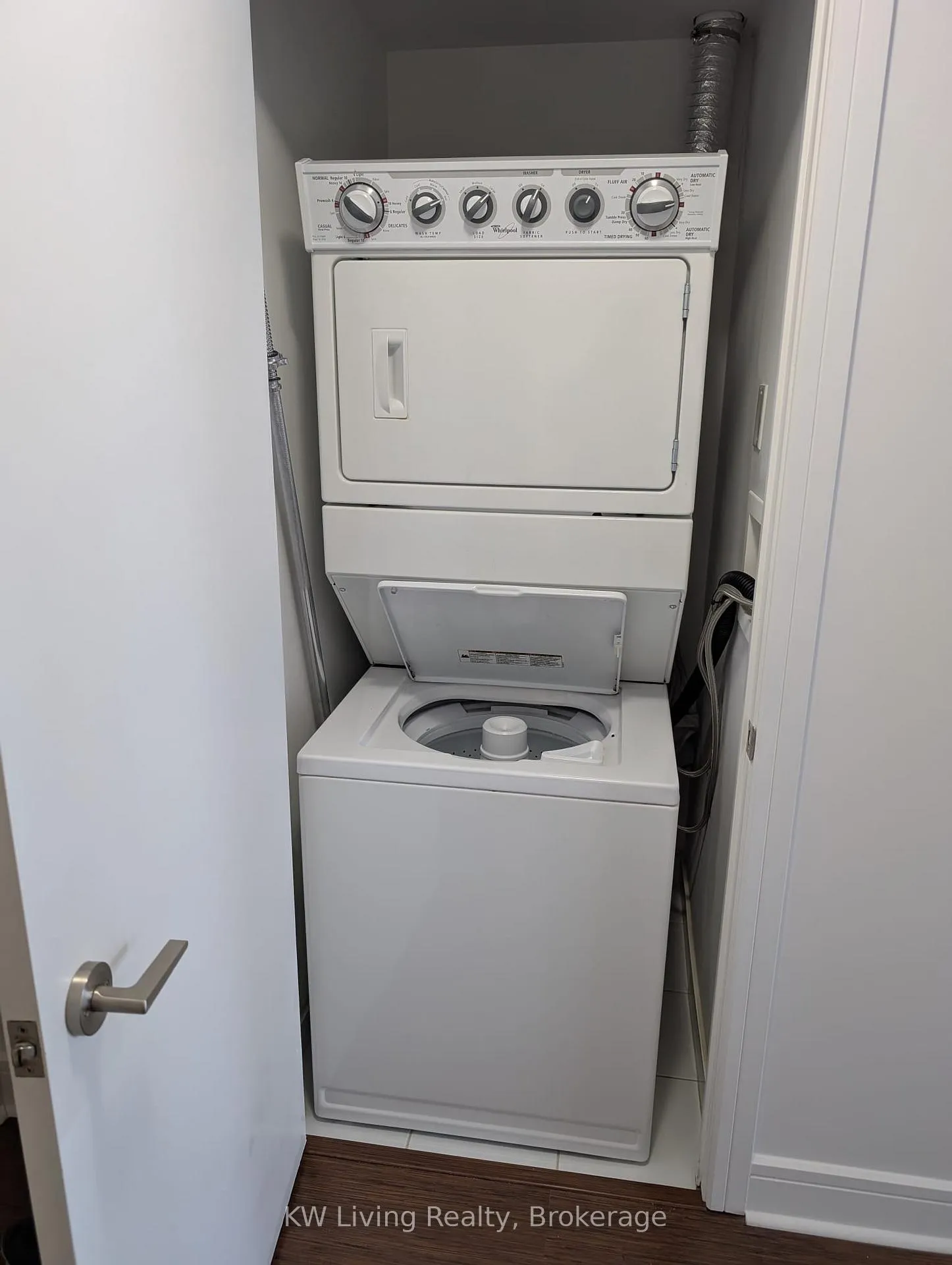 Photo 6 of Unit 809, 35 Brian Peck Crescent, Toronto, Thorncliffe Park — HOMEH