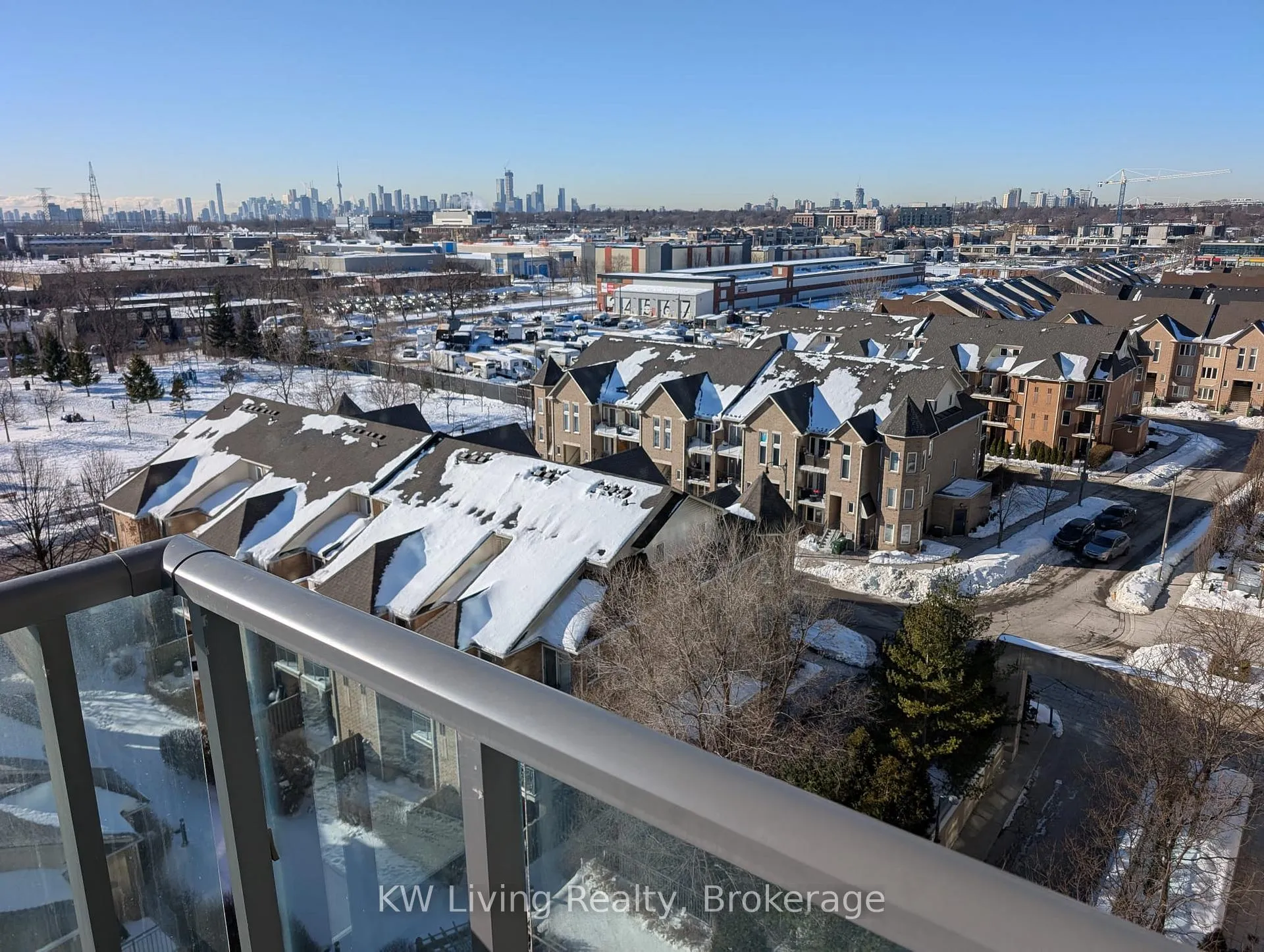 Photo 9 of Unit 809, 35 Brian Peck Crescent, Toronto, Thorncliffe Park — HOMEH