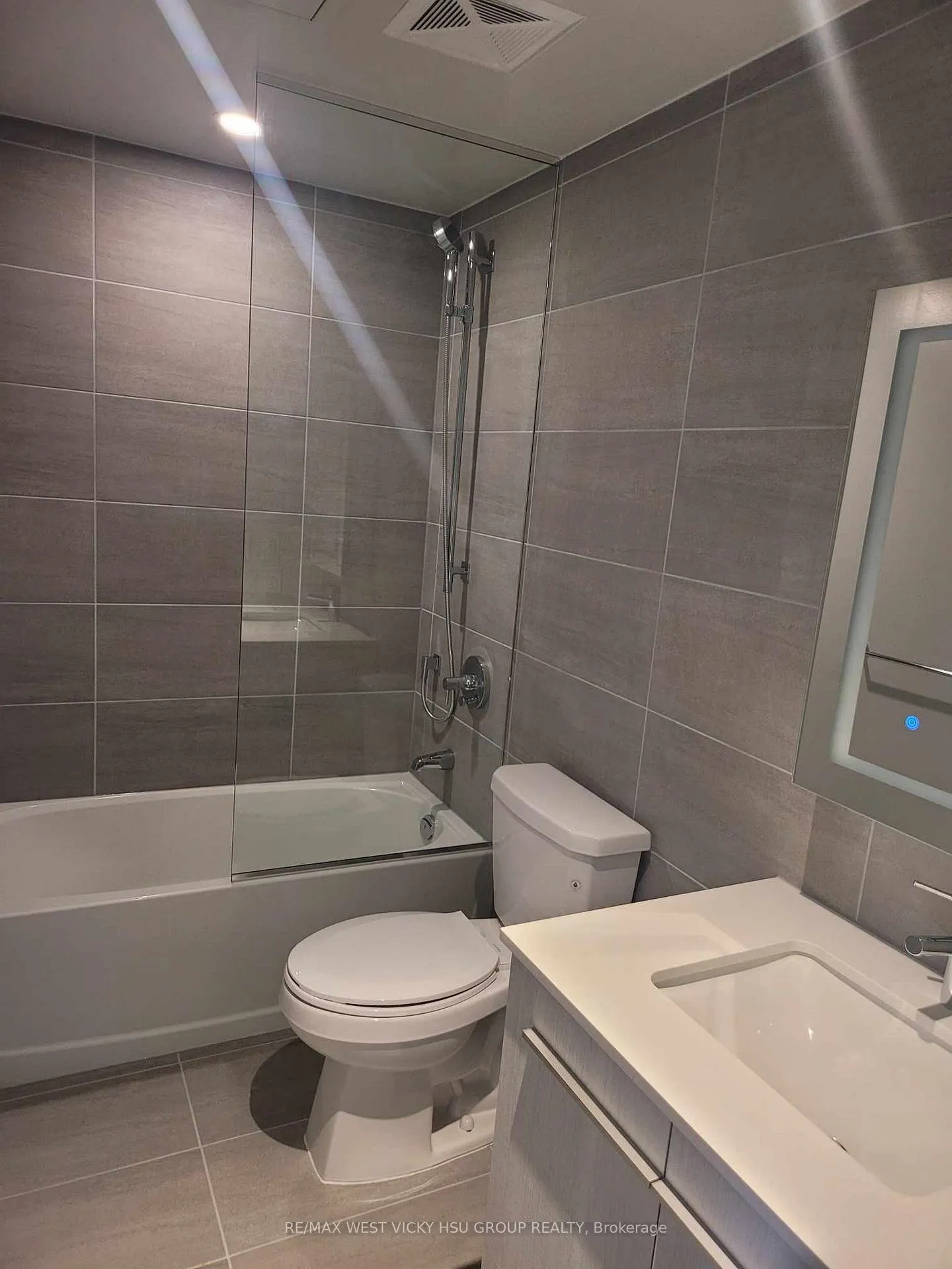 Photo 6 of Unit 3001, 8 Cumberland Street, Toronto, The Annex — HOMEH