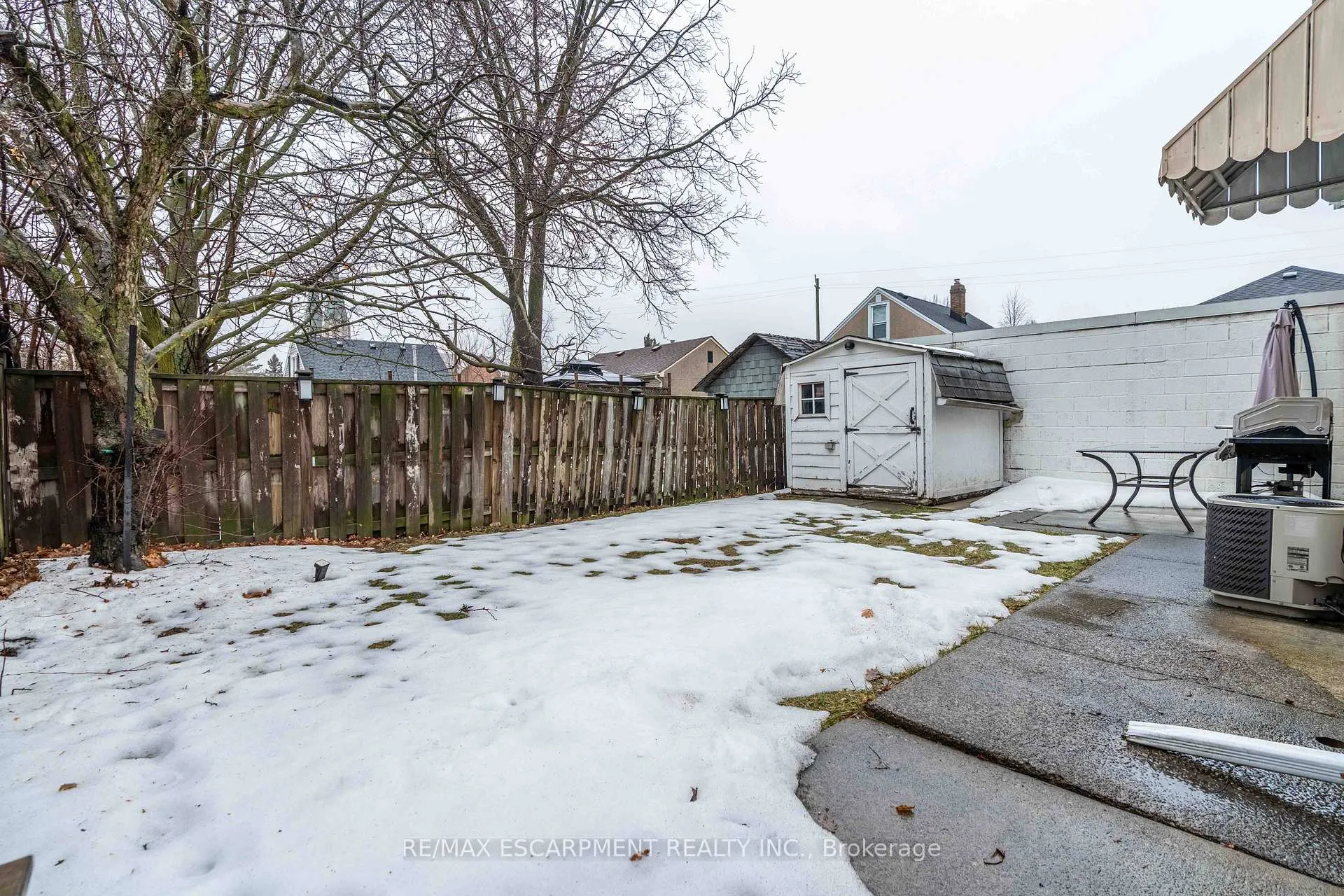 Photo 26 of 35 Charles Avenue, St. Catharines, Facer — HOMEH