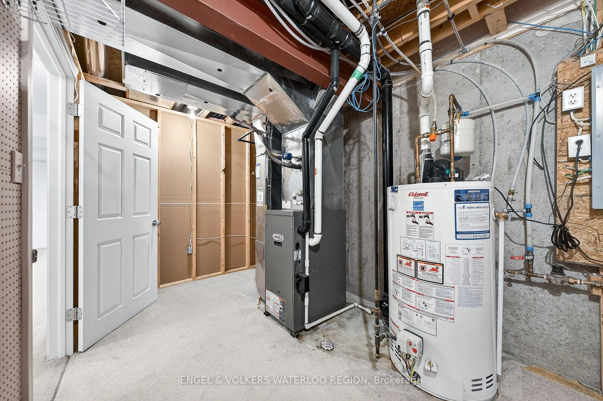 Photo 37 of Unit 49, 535 Windflower Crescent, Kitchener — HOMEH