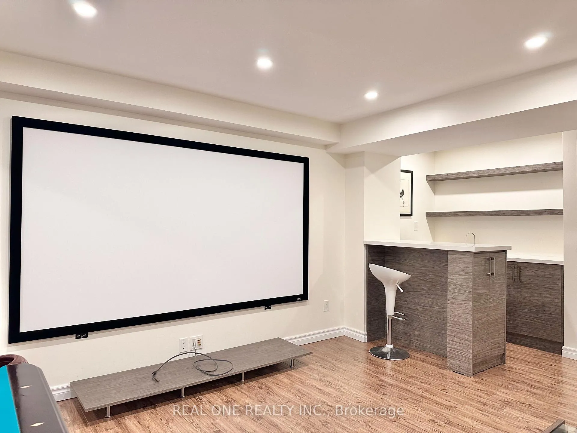 Photo 4 of Unit Basemt, 183 Carlton Road, Markham, Unionville — HOMEH