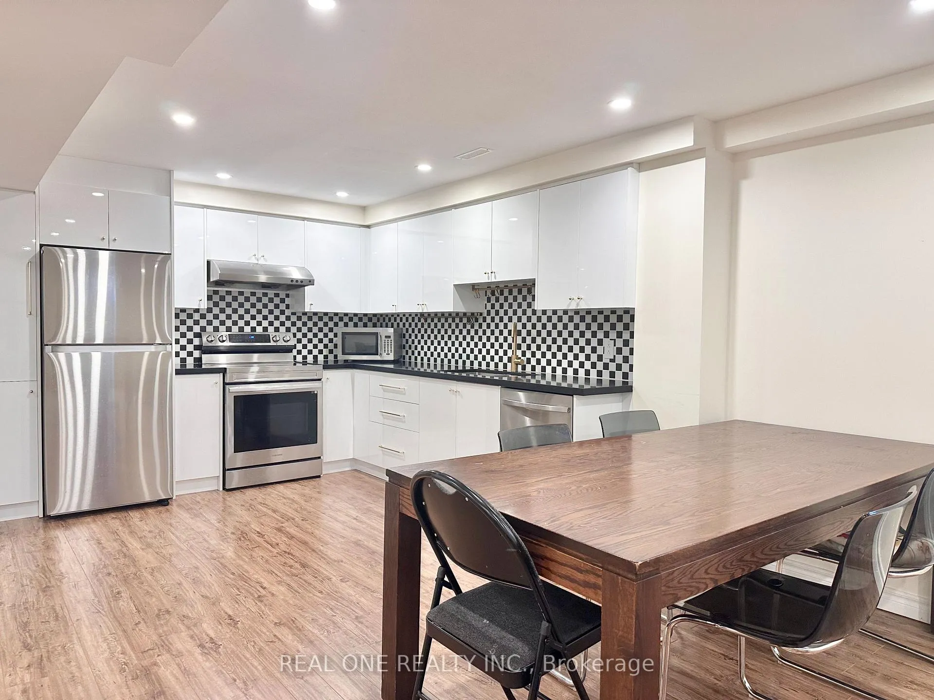 Photo 6 of Unit Basemt, 183 Carlton Road, Markham, Unionville — HOMEH