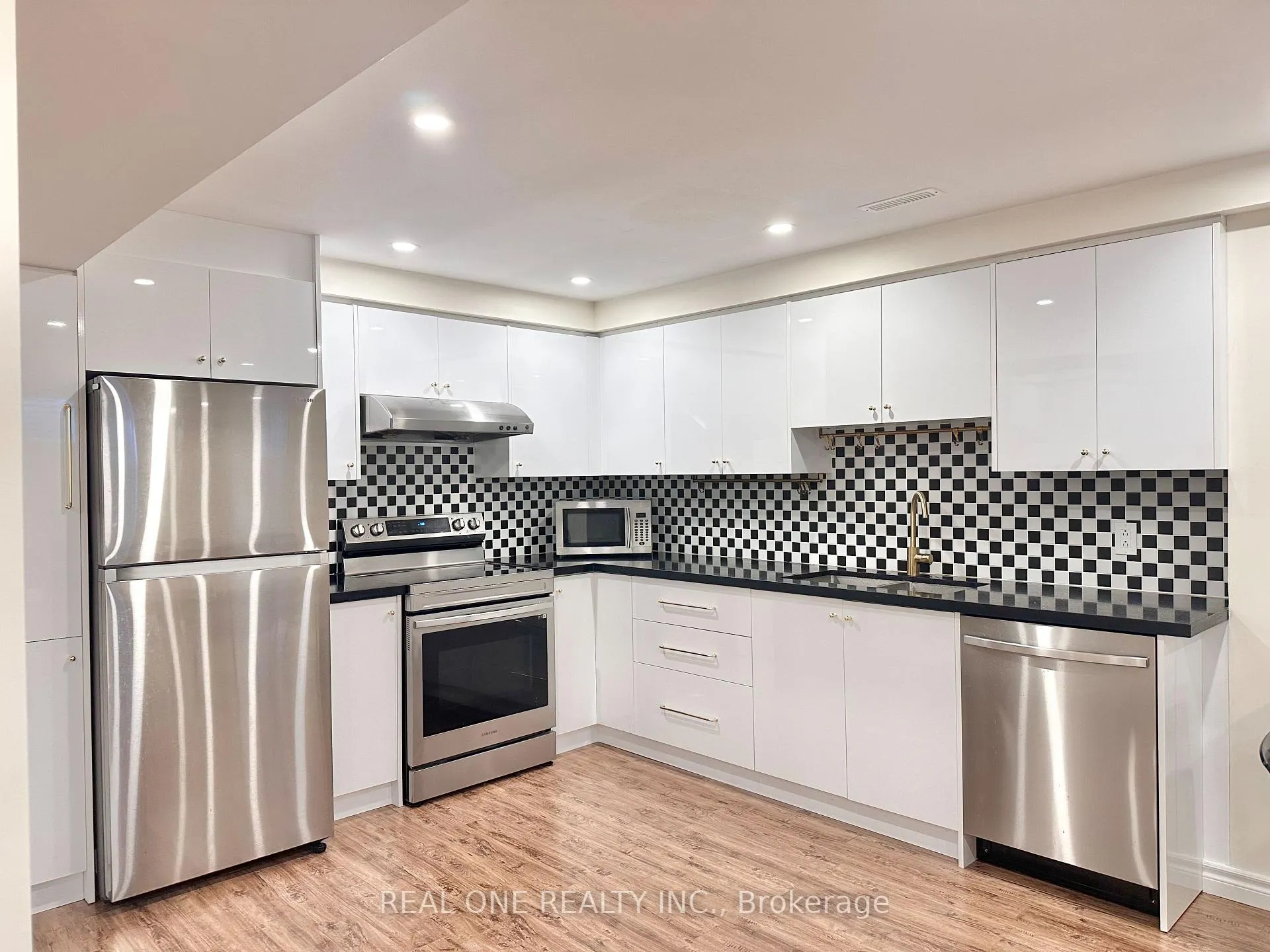 Photo 7 of Unit Basemt, 183 Carlton Road, Markham, Unionville — HOMEH