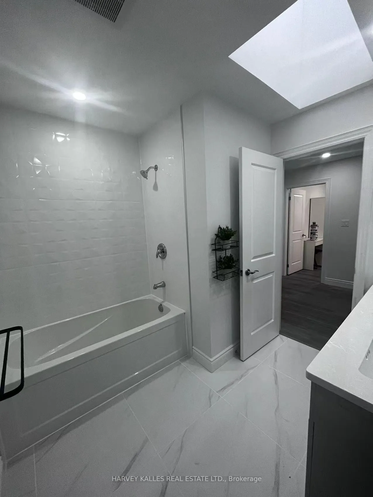 Photo 17 of Unit Rear, 59 Hemingway Crescent, Markham, Unionville — HOMEH