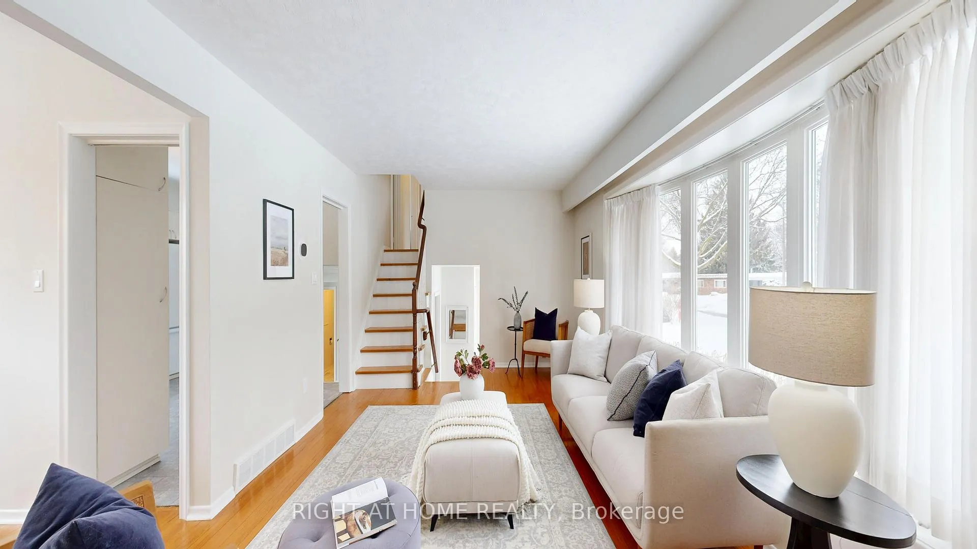 Photo 11 of 710 Oshawa Boulevard N, Oshawa, Centennial — HOMEH
