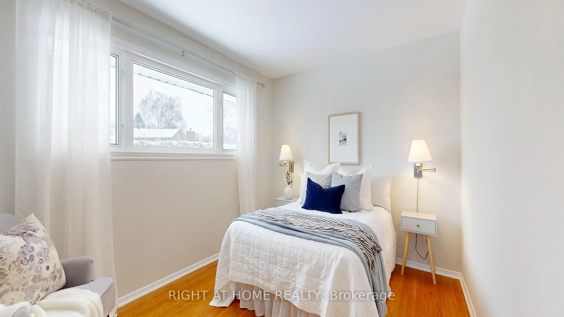 Photo 32 of 710 Oshawa Boulevard N, Oshawa, Centennial — HOMEH