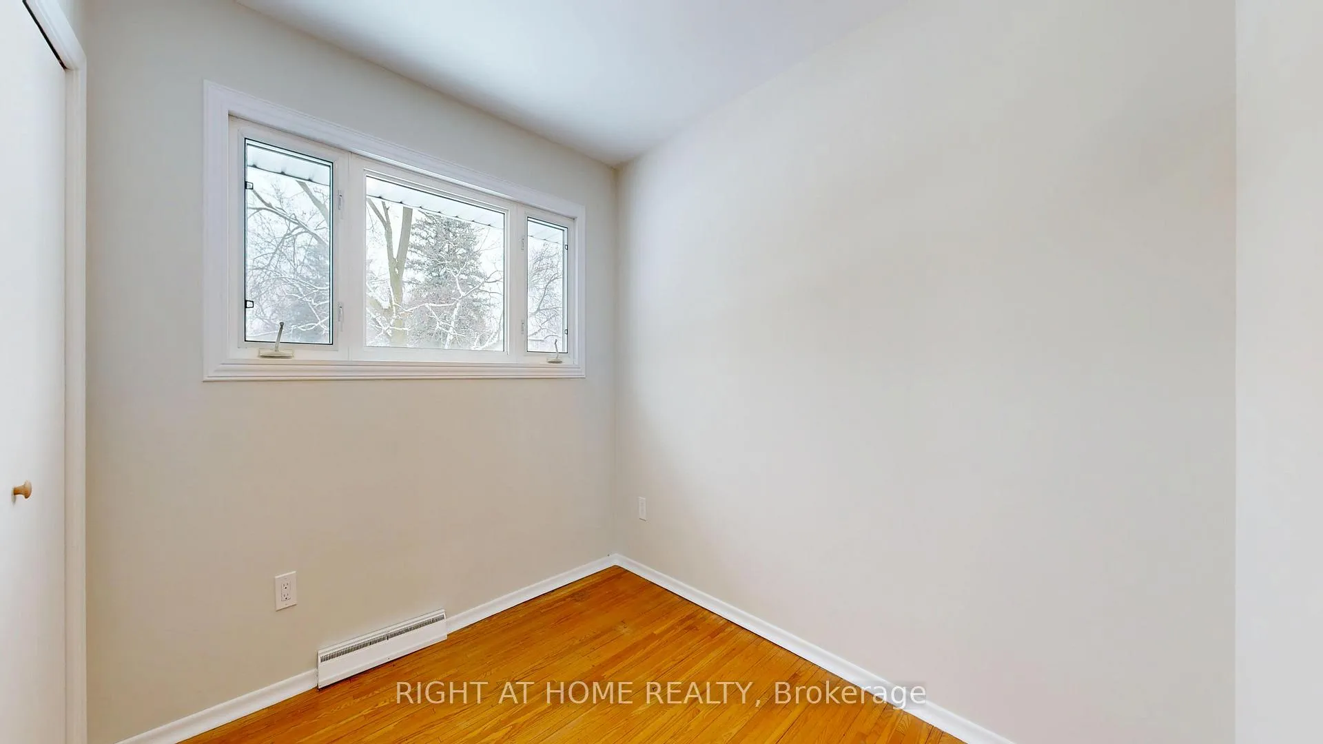 Photo 36 of 710 Oshawa Boulevard N, Oshawa, Centennial — HOMEH