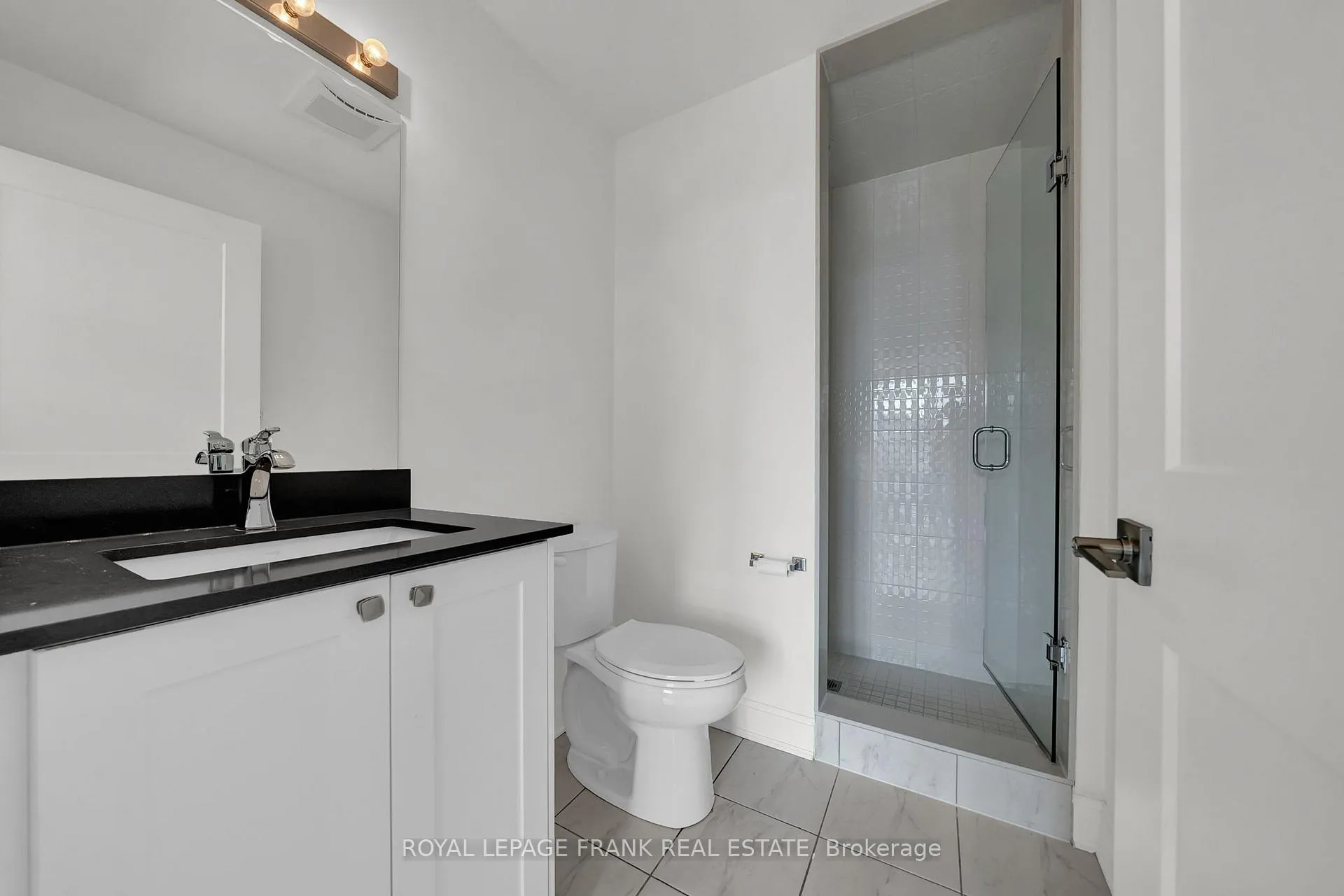 Photo 11 of Unit 216, 50 Lakebreeze Drive, Clarington, Newcastle — HOMEH