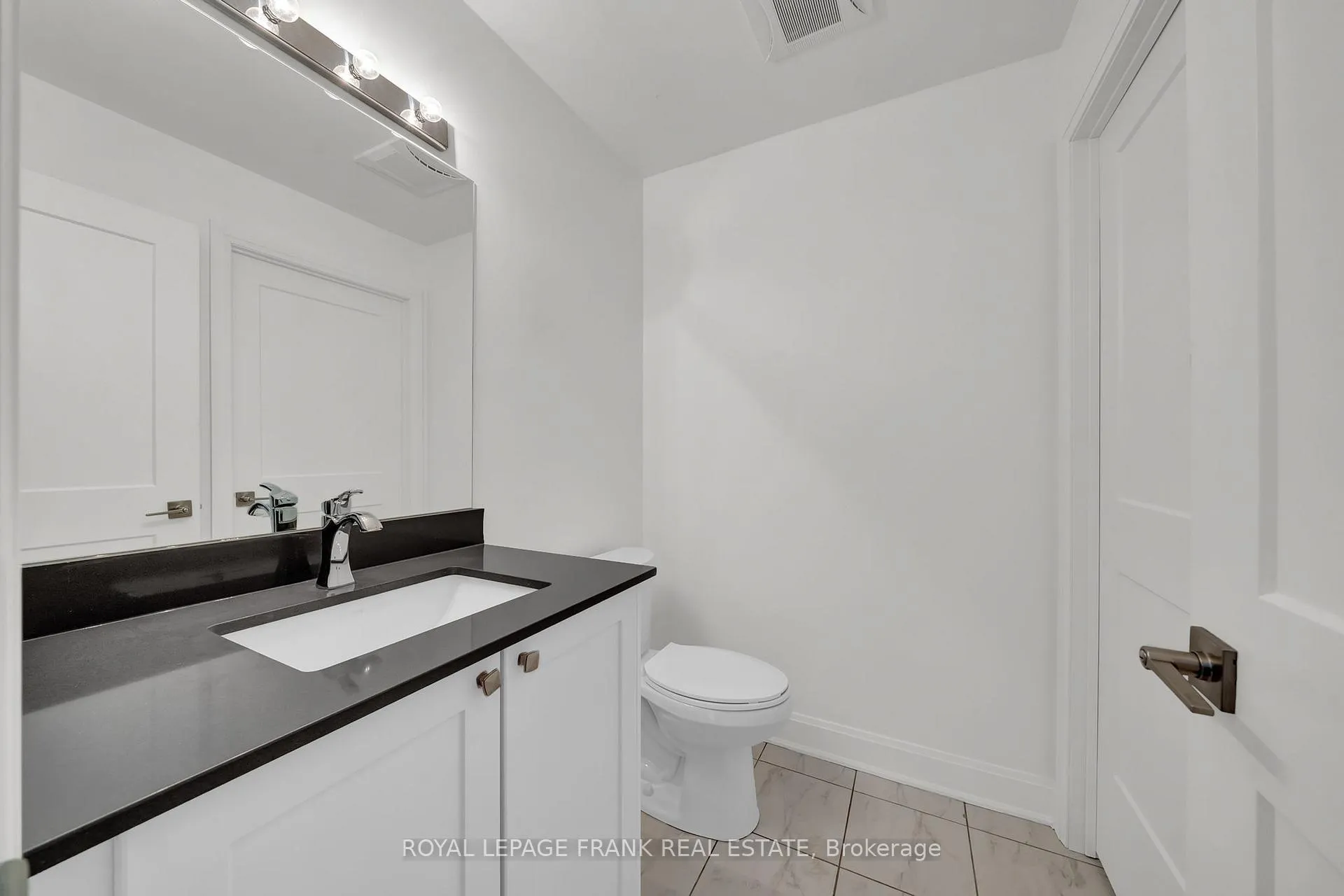 Photo 12 of Unit 216, 50 Lakebreeze Drive, Clarington, Newcastle — HOMEH