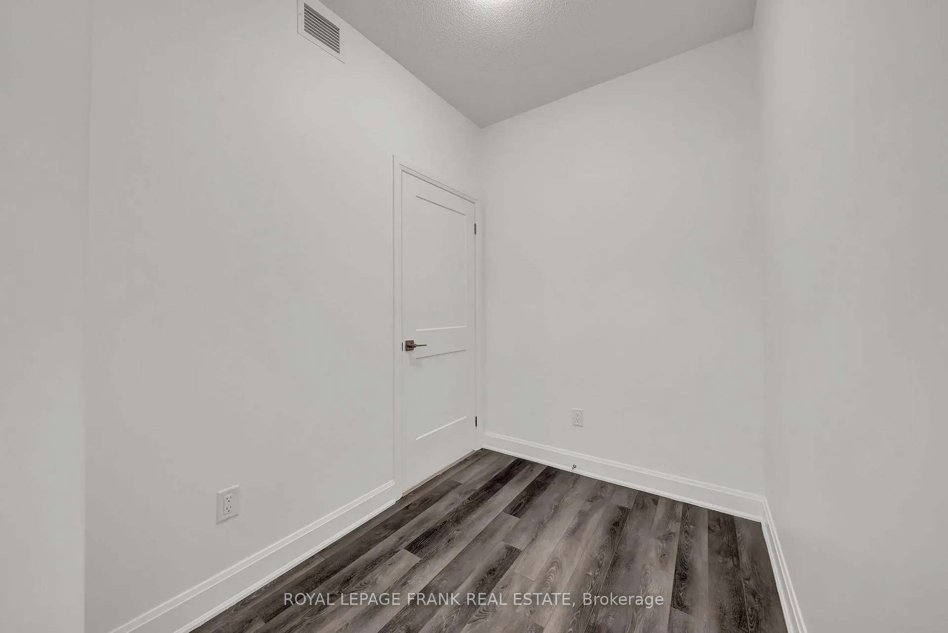 Photo 13 of Unit 216, 50 Lakebreeze Drive, Clarington, Newcastle — HOMEH