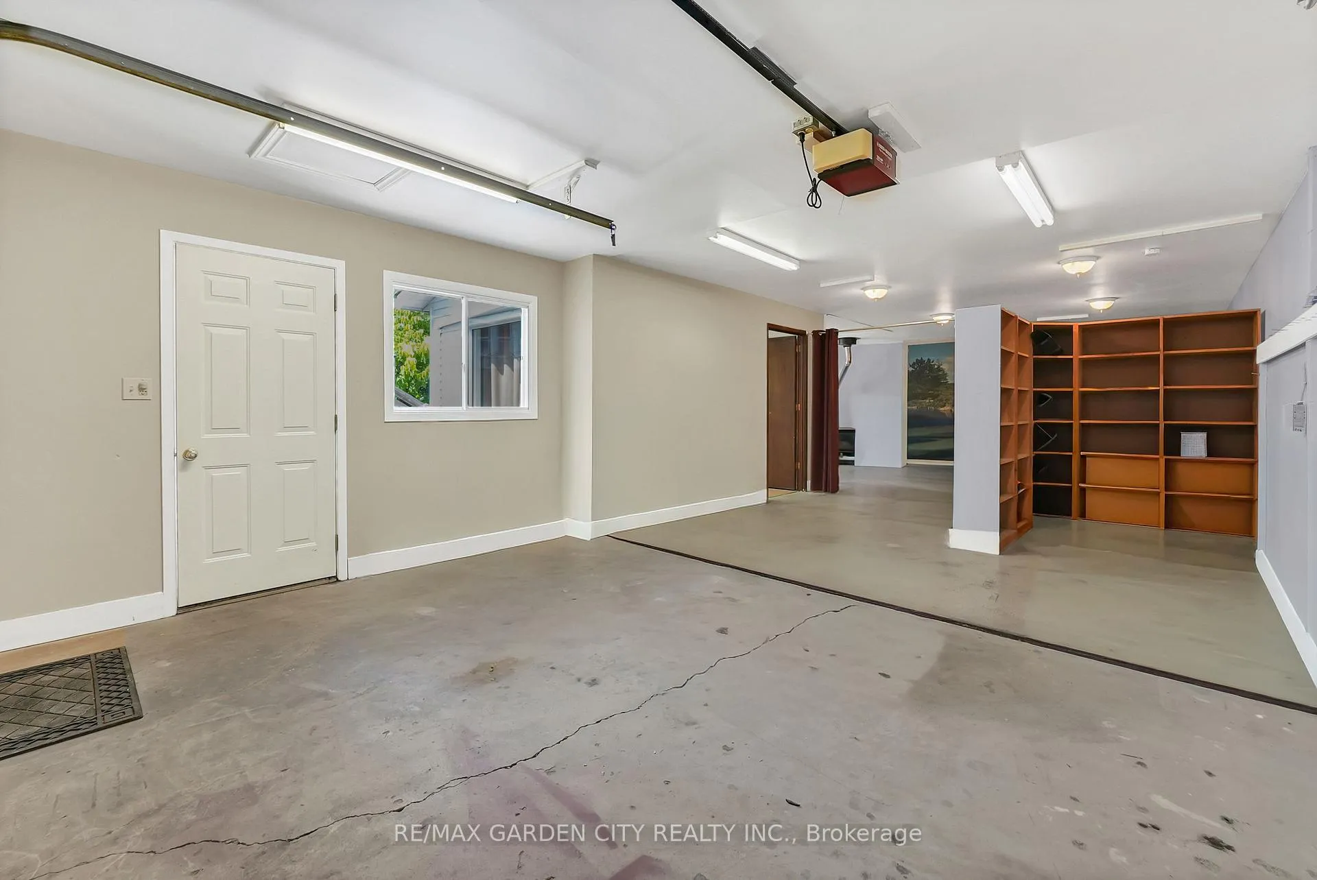 Photo 21 of 110 Livingston Avenue, Grimsby, Grimsby West — HOMEH