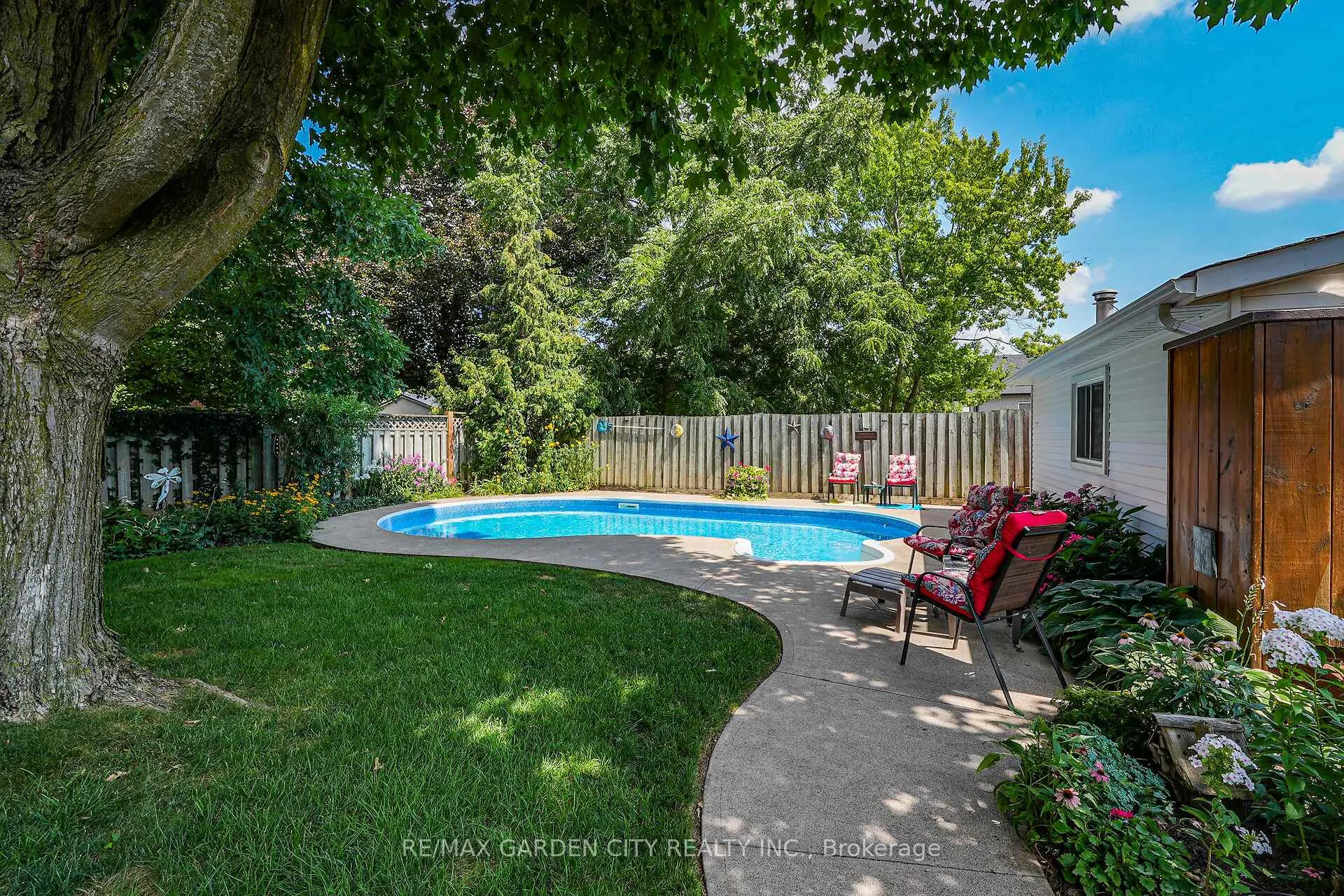 Photo 32 of 110 Livingston Avenue, Grimsby, Grimsby West — HOMEH