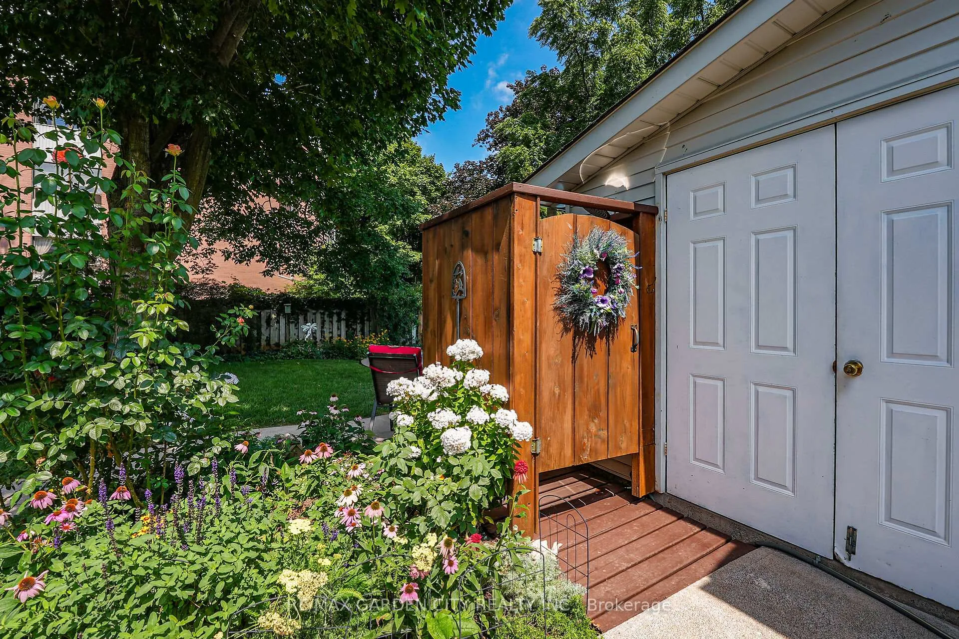 Photo 34 of 110 Livingston Avenue, Grimsby, Grimsby West — HOMEH