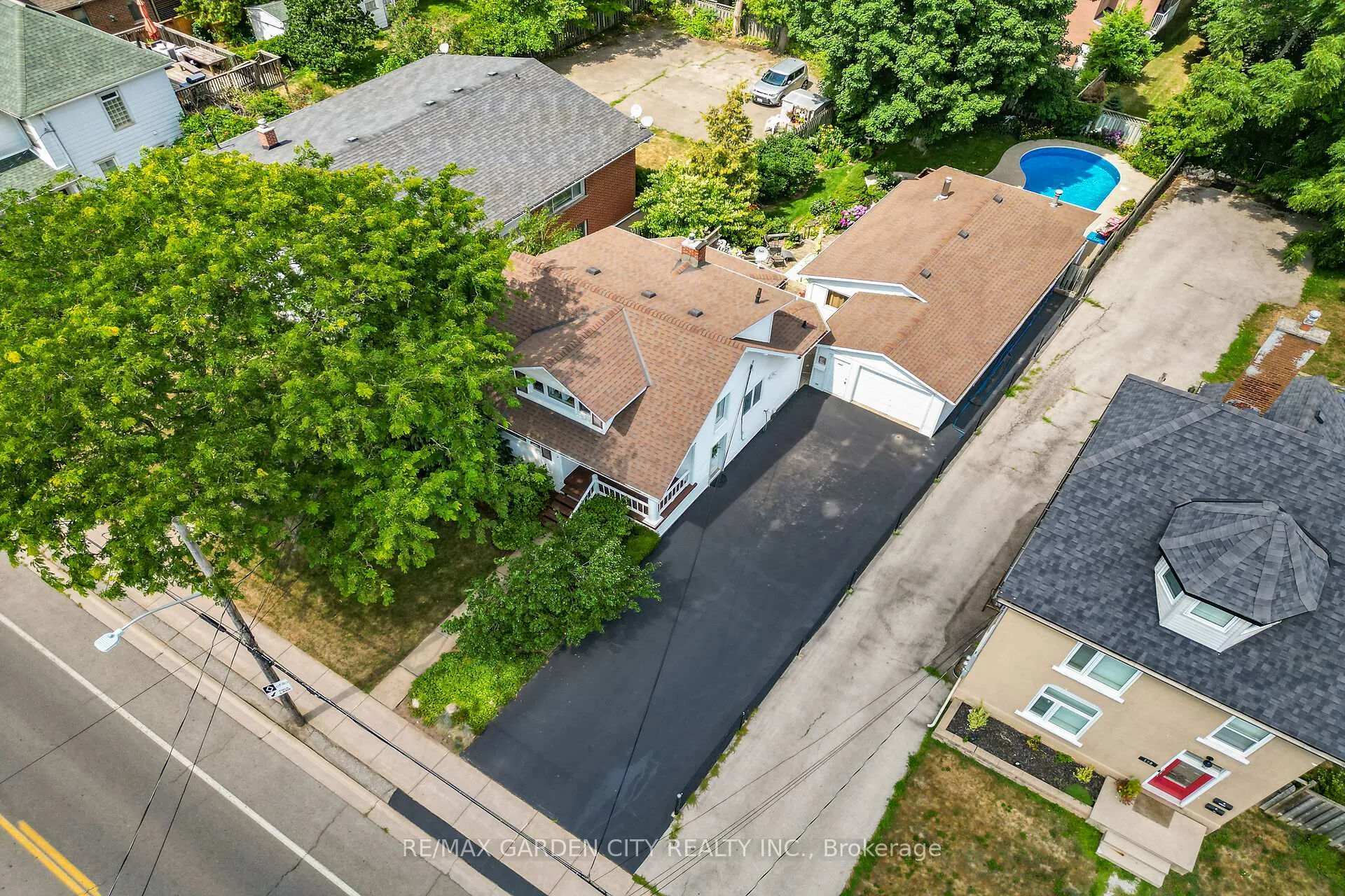 Photo 42 of 110 Livingston Avenue, Grimsby, Grimsby West — HOMEH