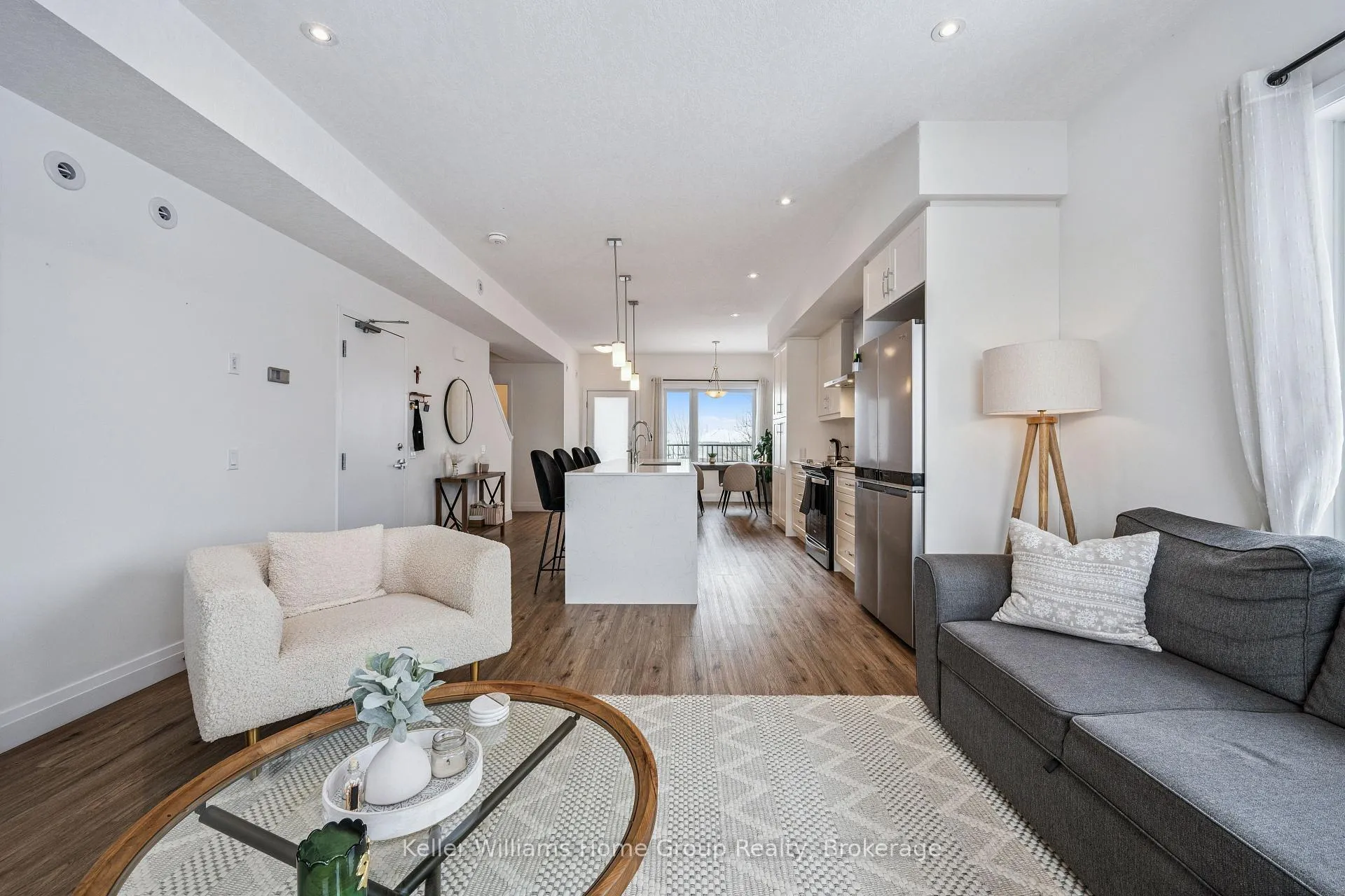 Photo 11 of 4 Duggan Lane, Guelph, Clairfields/Hanlon Business Park — HOMEH