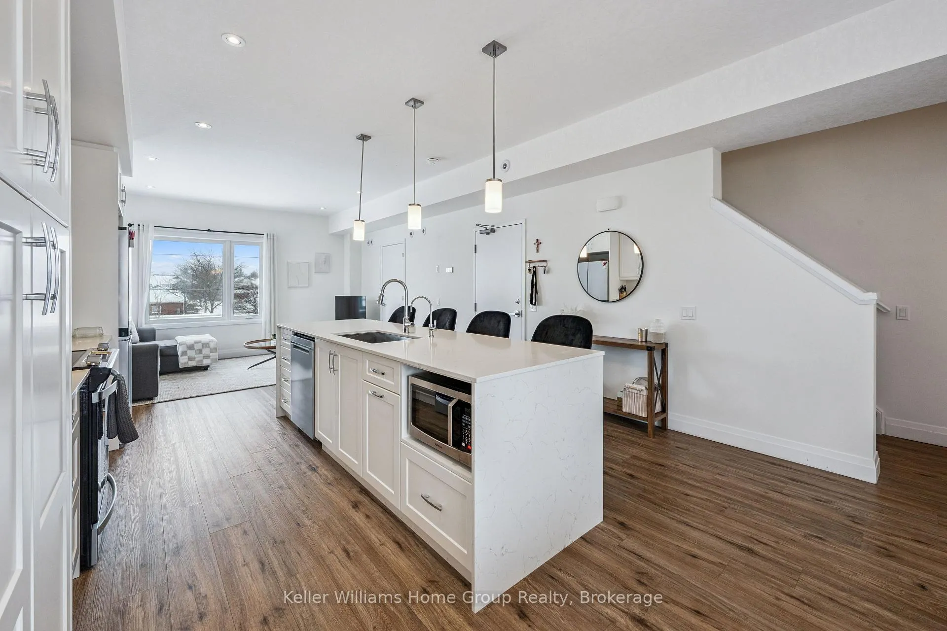 Photo 12 of 4 Duggan Lane, Guelph, Clairfields/Hanlon Business Park — HOMEH