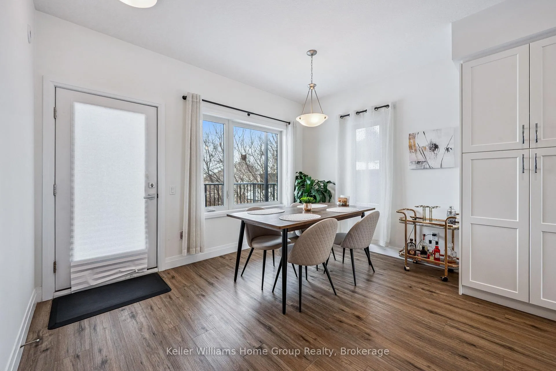Photo 14 of 4 Duggan Lane, Guelph, Clairfields/Hanlon Business Park — HOMEH