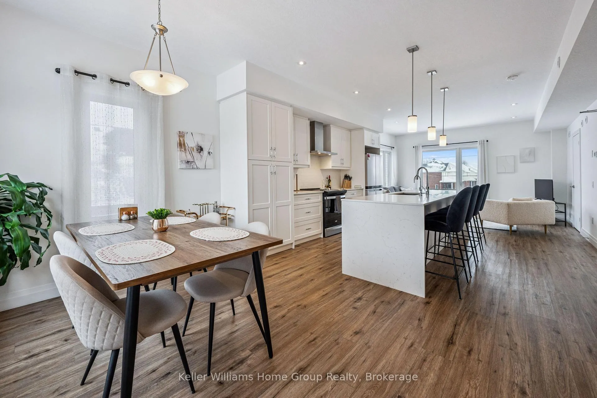 Photo 15 of 4 Duggan Lane, Guelph, Clairfields/Hanlon Business Park — HOMEH