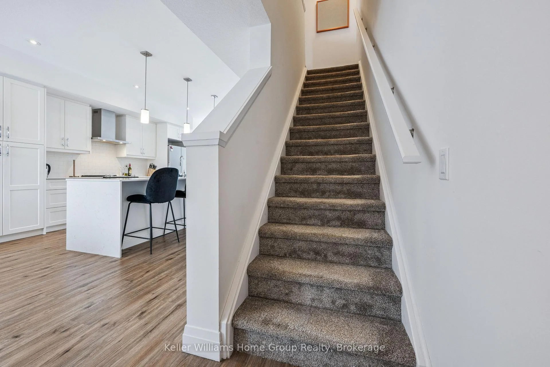 Photo 17 of 4 Duggan Lane, Guelph, Clairfields/Hanlon Business Park — HOMEH
