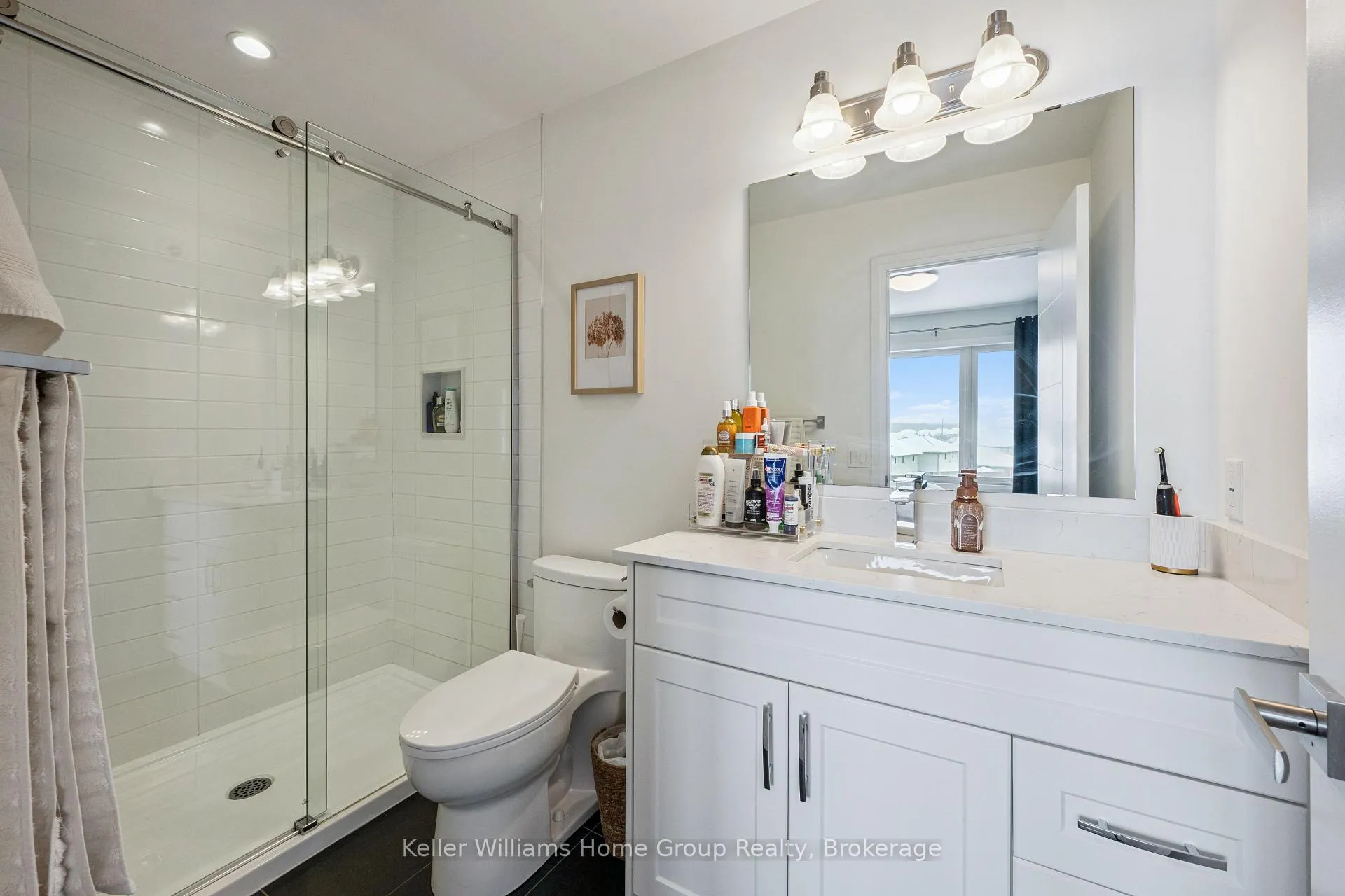Photo 23 of 4 Duggan Lane, Guelph, Clairfields/Hanlon Business Park — HOMEH