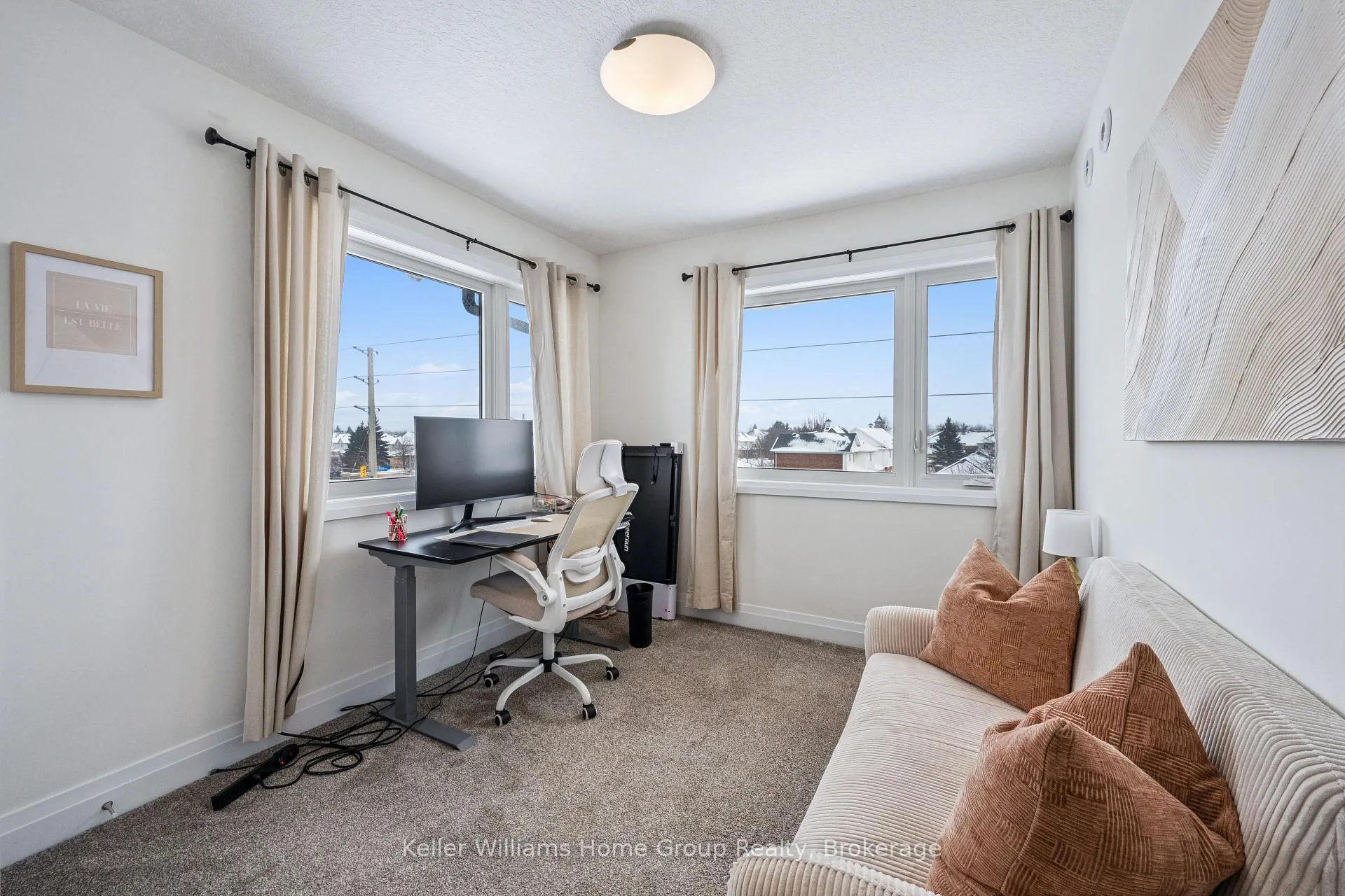 Photo 24 of 4 Duggan Lane, Guelph, Clairfields/Hanlon Business Park — HOMEH