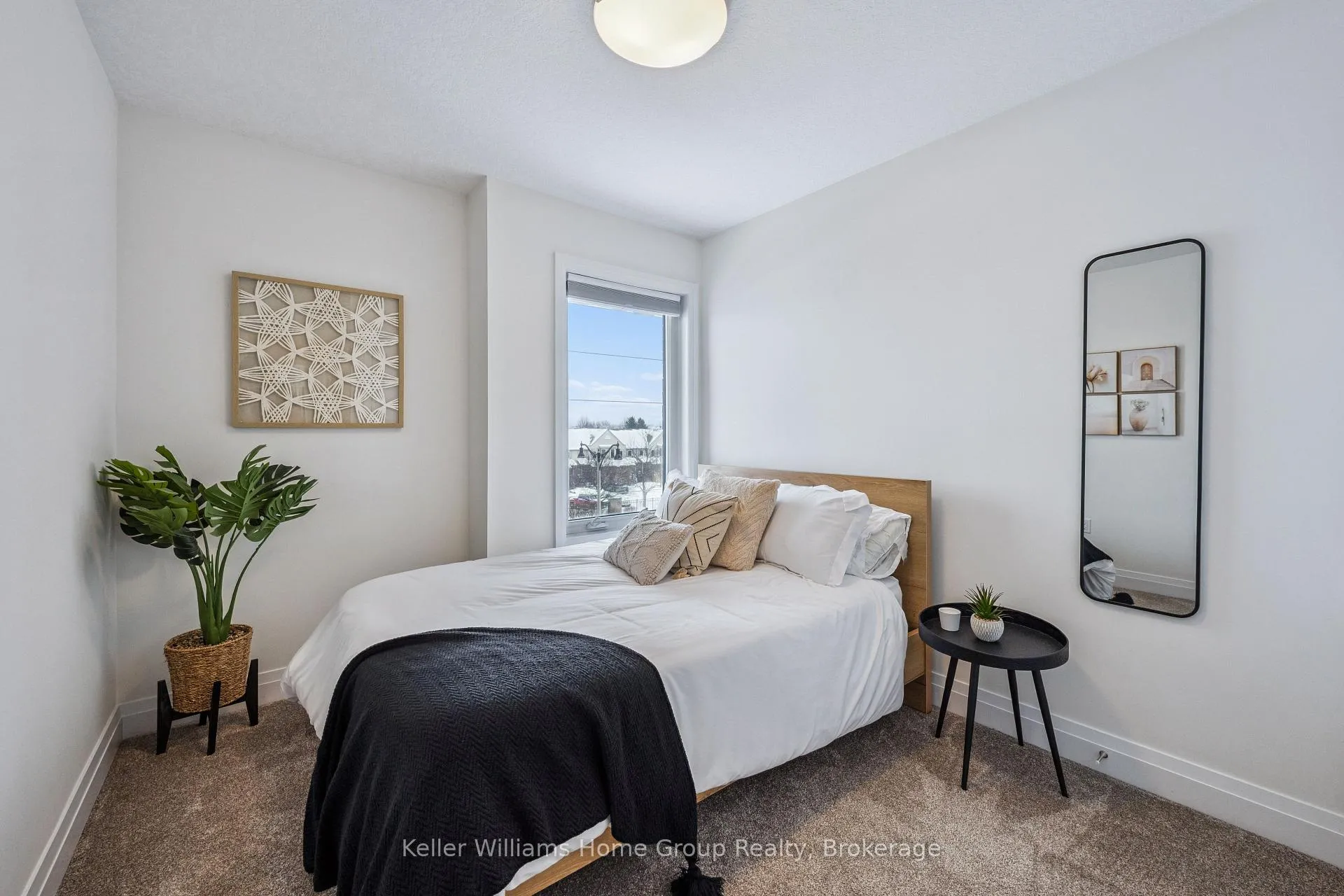 Photo 25 of 4 Duggan Lane, Guelph, Clairfields/Hanlon Business Park — HOMEH