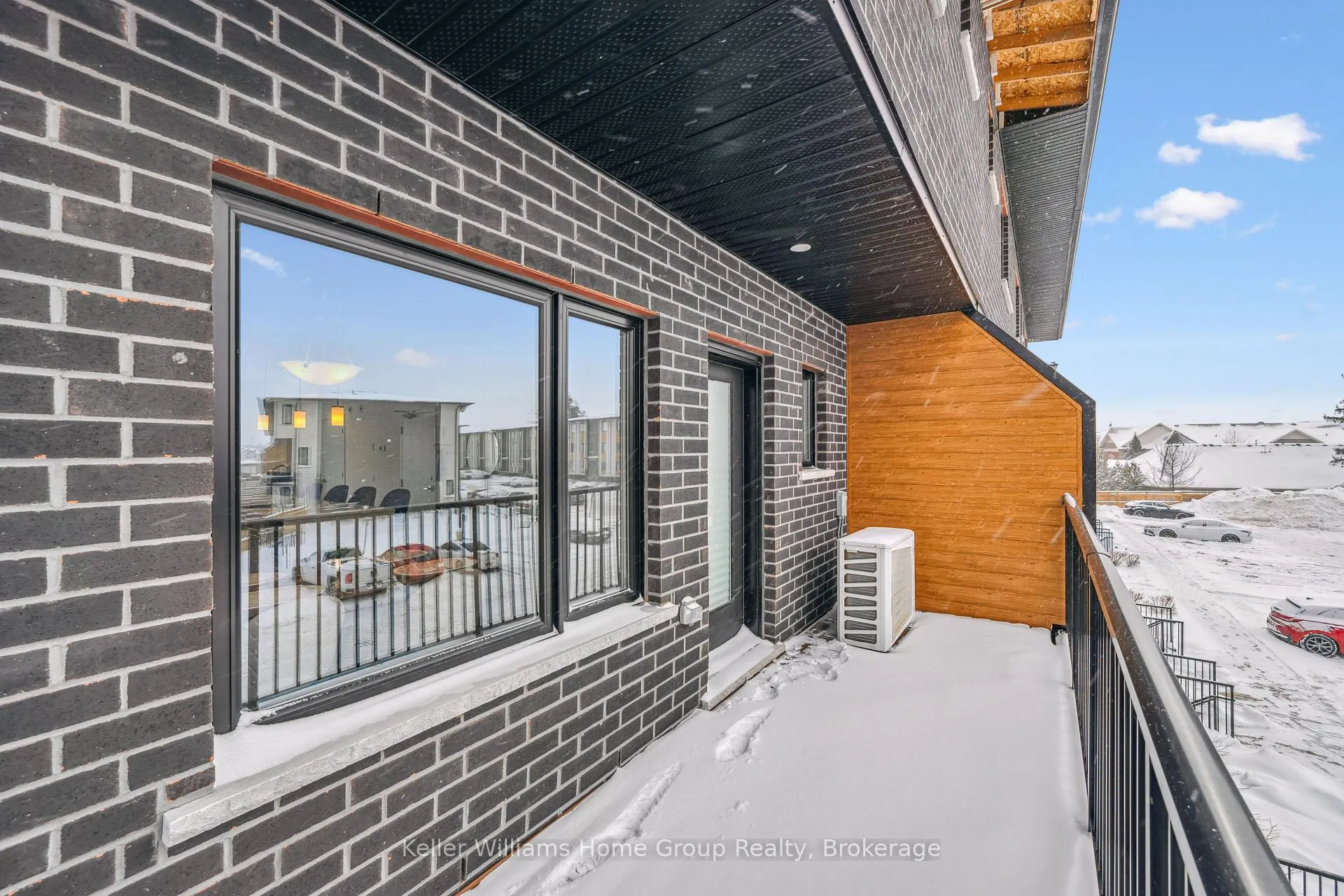 Photo 29 of 4 Duggan Lane, Guelph, Clairfields/Hanlon Business Park — HOMEH