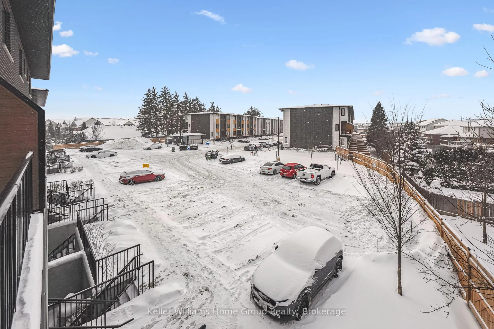 Photo 32 of 4 Duggan Lane, Guelph, Clairfields/Hanlon Business Park — HOMEH