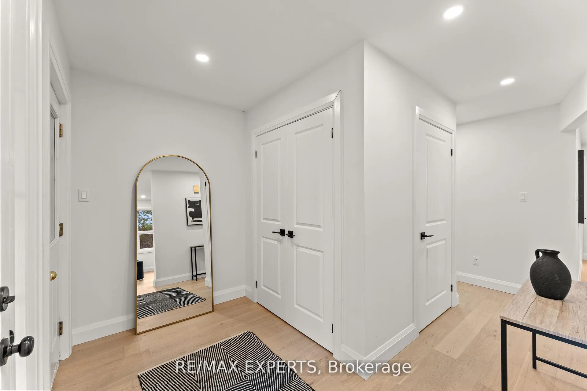 Photo 5 of 353 Walter Drive, Georgina, Keswick South — HOMEH
