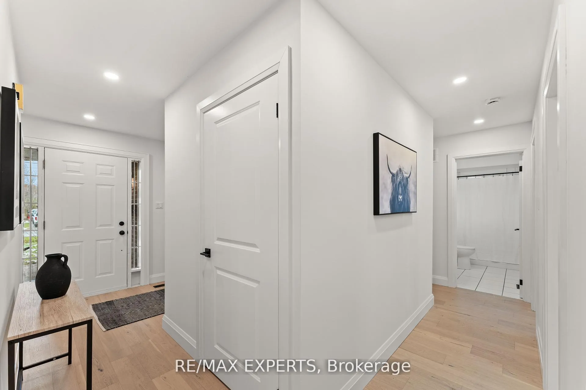 Photo 10 of 353 Walter Drive, Georgina, Keswick South — HOMEH