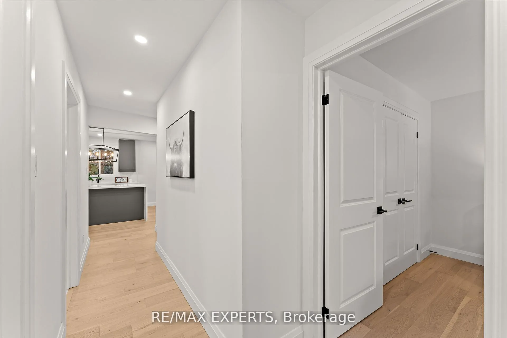 Photo 20 of 353 Walter Drive, Georgina, Keswick South — HOMEH