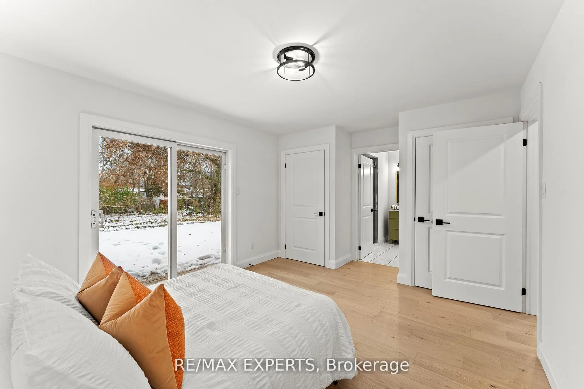Photo 22 of 353 Walter Drive, Georgina, Keswick South — HOMEH